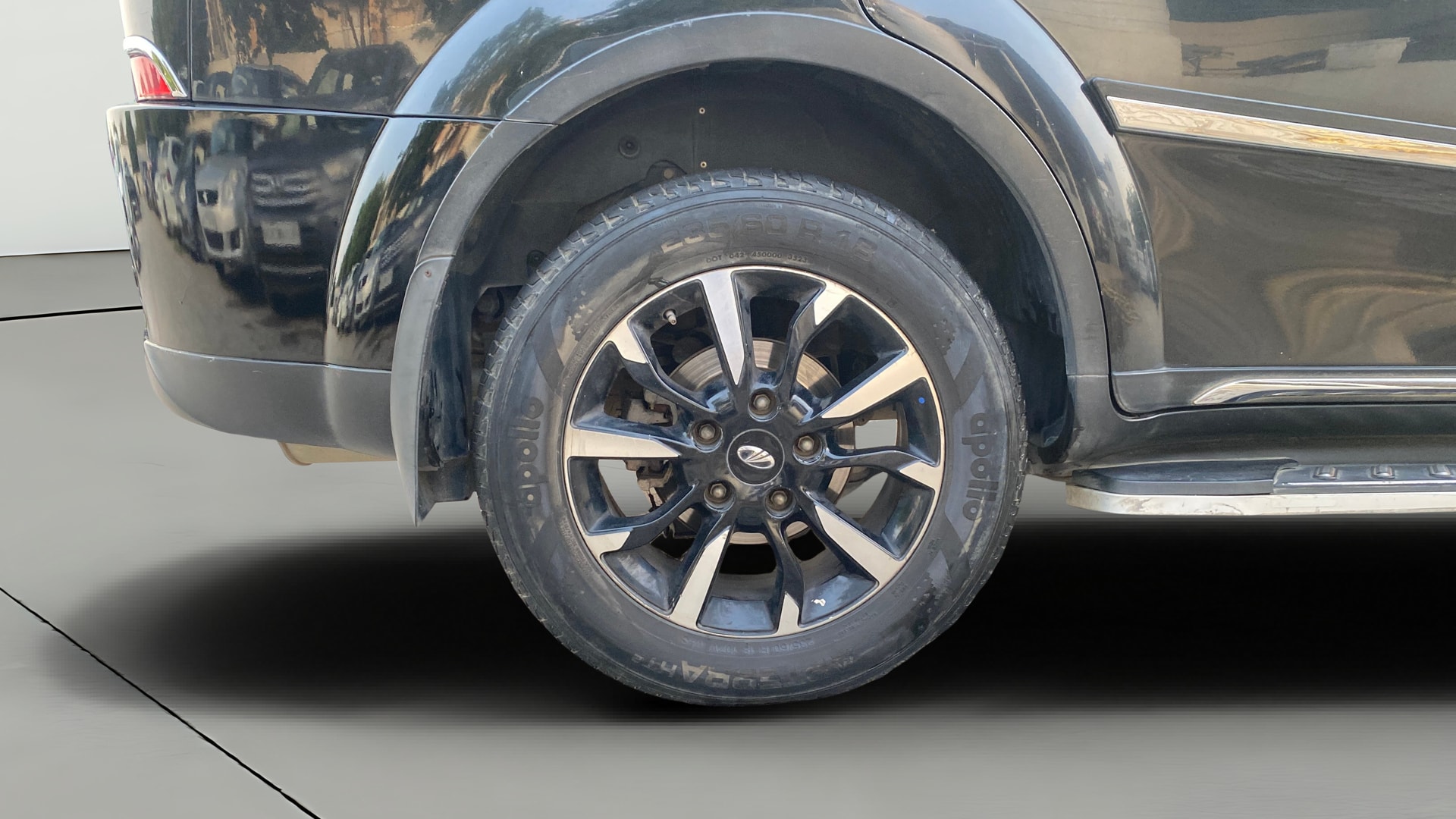 View 2018 Mahindra XUV500 W11 AT Image 35 Used 2018 Mahindra XUV500 W11 AT Image 35
