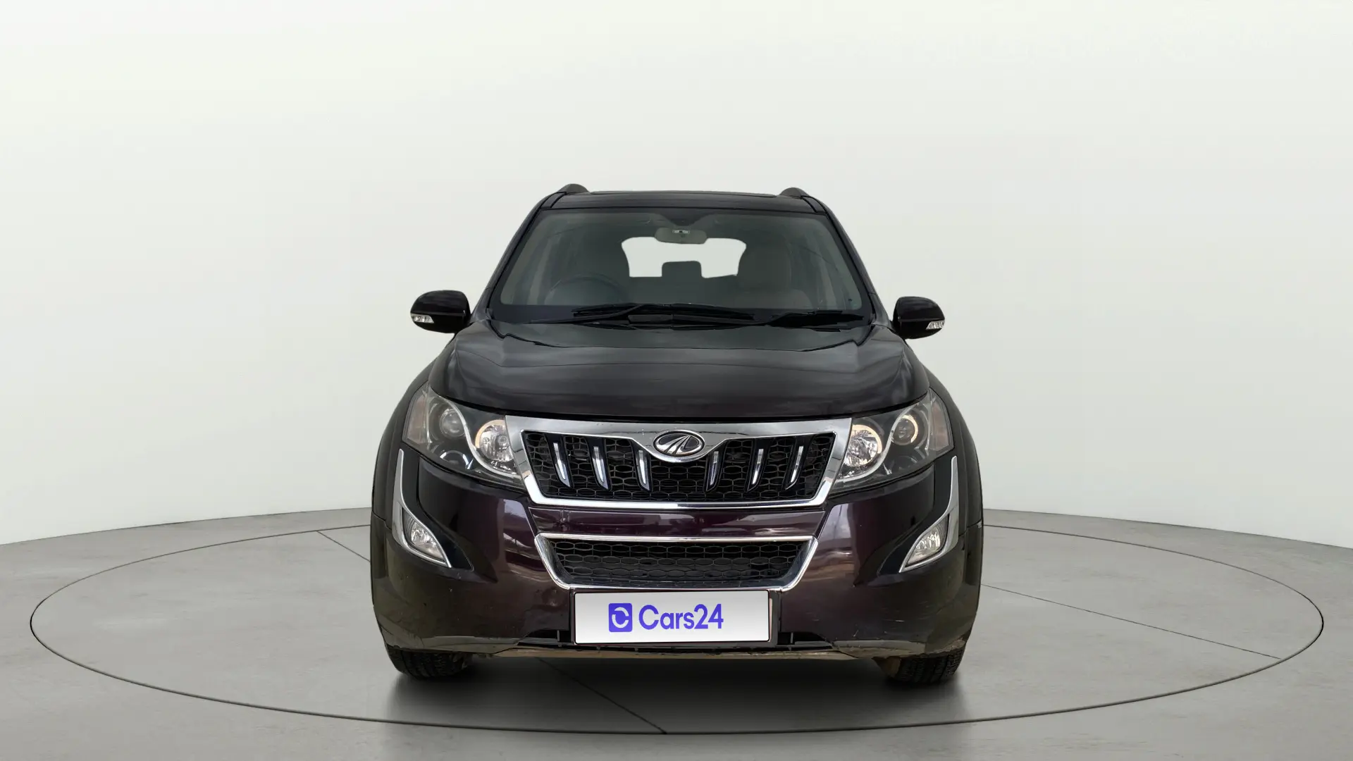 2017 महिंद्रा एक्सयूवी500 W10 FWD AT 2017 महिंद्रा एक्सयूवी500 W10 FWD AT