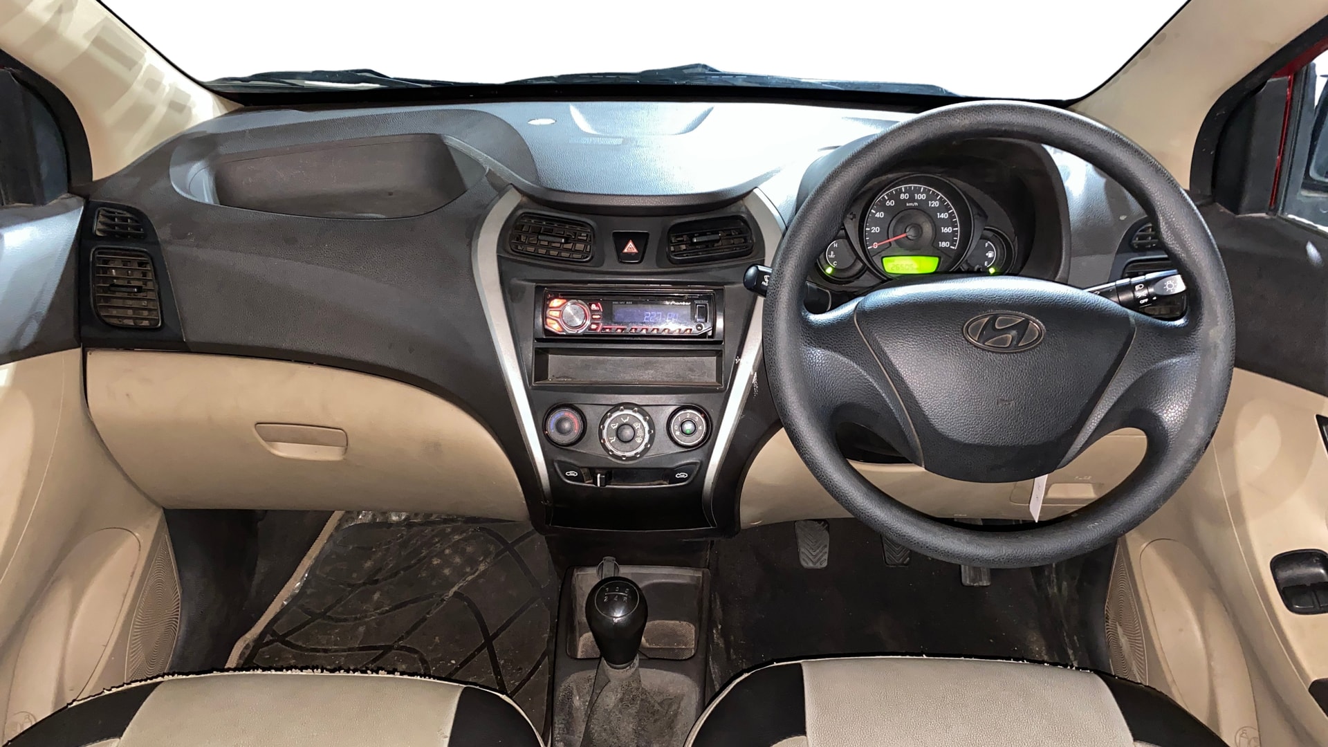 View 2014 Hyundai EON Era Plus Image 15 Used 2014 Hyundai EON Era Plus Image 15