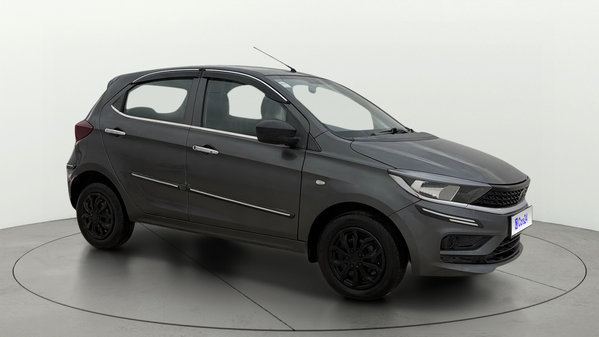 View 2022 Tata Tiago Revotorq XB Image 36 Used 2022 Tata Tiago Revotorq XB Image 36