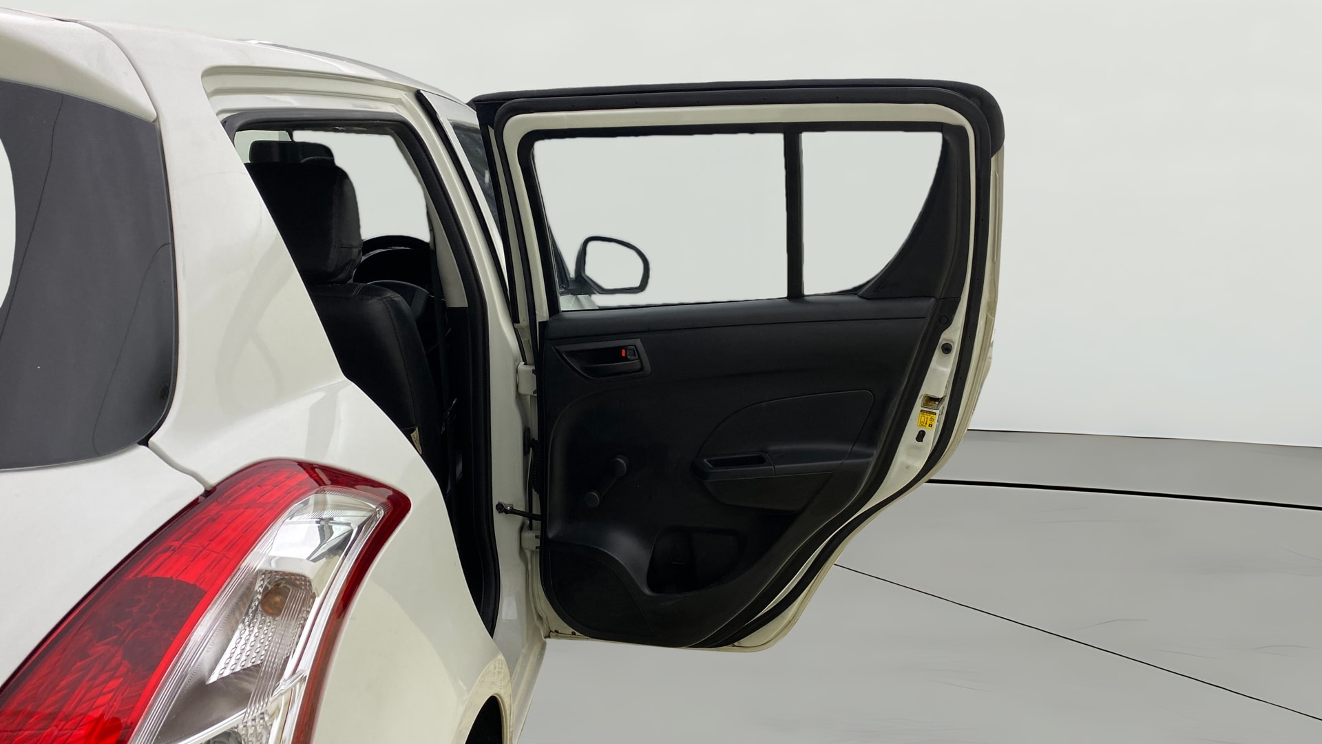View 2017 Maruti Suzuki 1000 Base Variant Image 7 Used 2017 Maruti Suzuki 1000 Base Variant Image 7