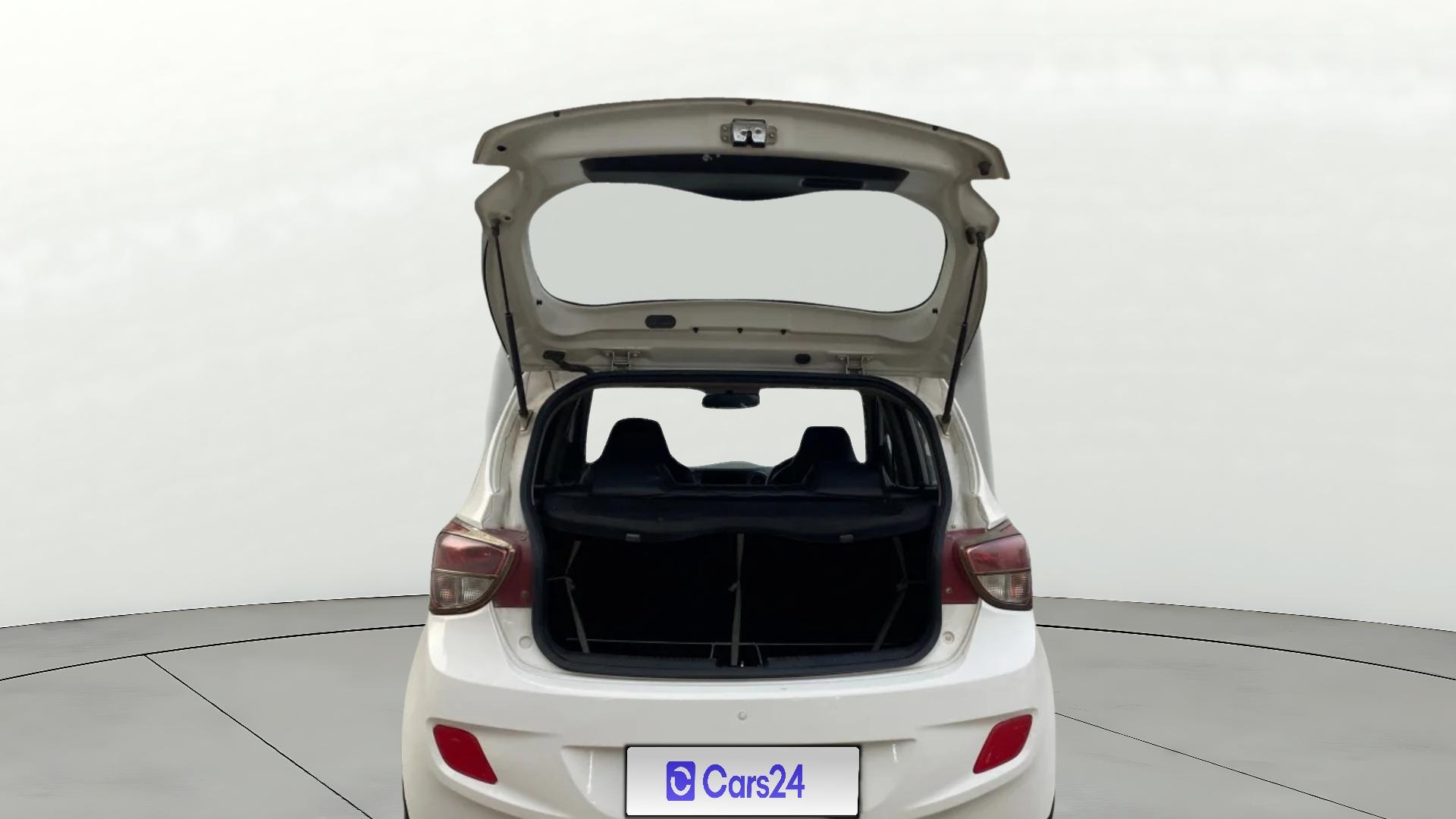 View 2015 Hyundai Grand i10 Magna 1.2 Kappa VTVT Image 16 Used 2015 Hyundai Grand i10 Magna 1.2 Kappa VTVT Image 16