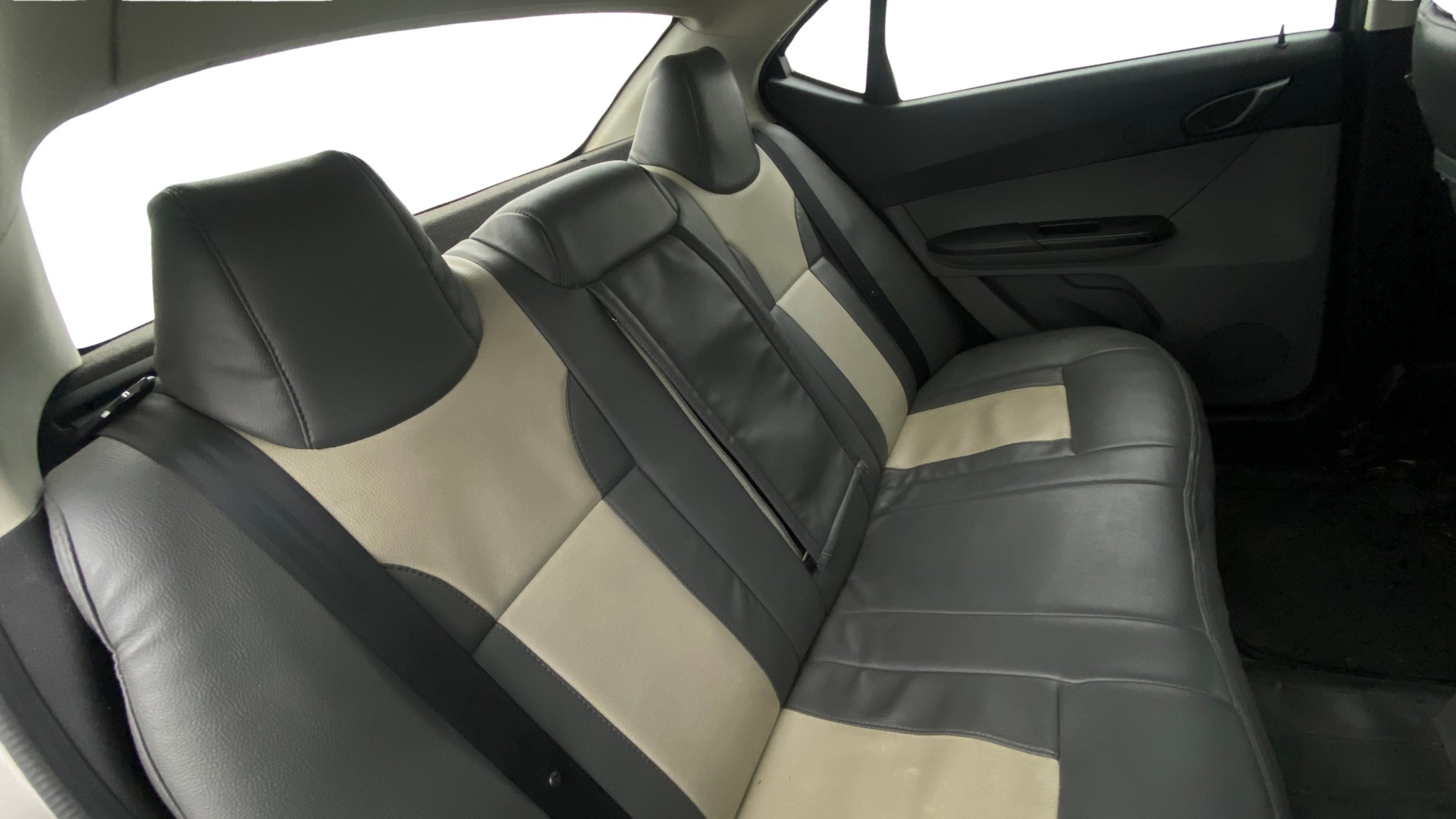 View 2020 Tata Tigor XE Diesel Image 29 Used 2020 Tata Tigor XE Diesel Image 29