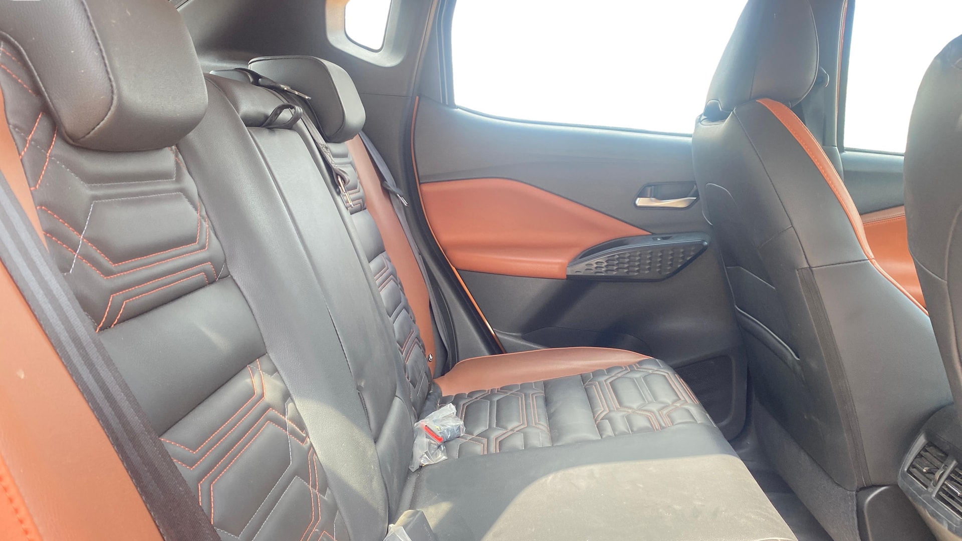 View 2024 Nissan Magnite Tekna B4D 1.0 Petrol AMT Dual Tone Image 29 Used 2024 Nissan Magnite Tekna B4D 1.0 Petrol AMT Dual Tone Image 29