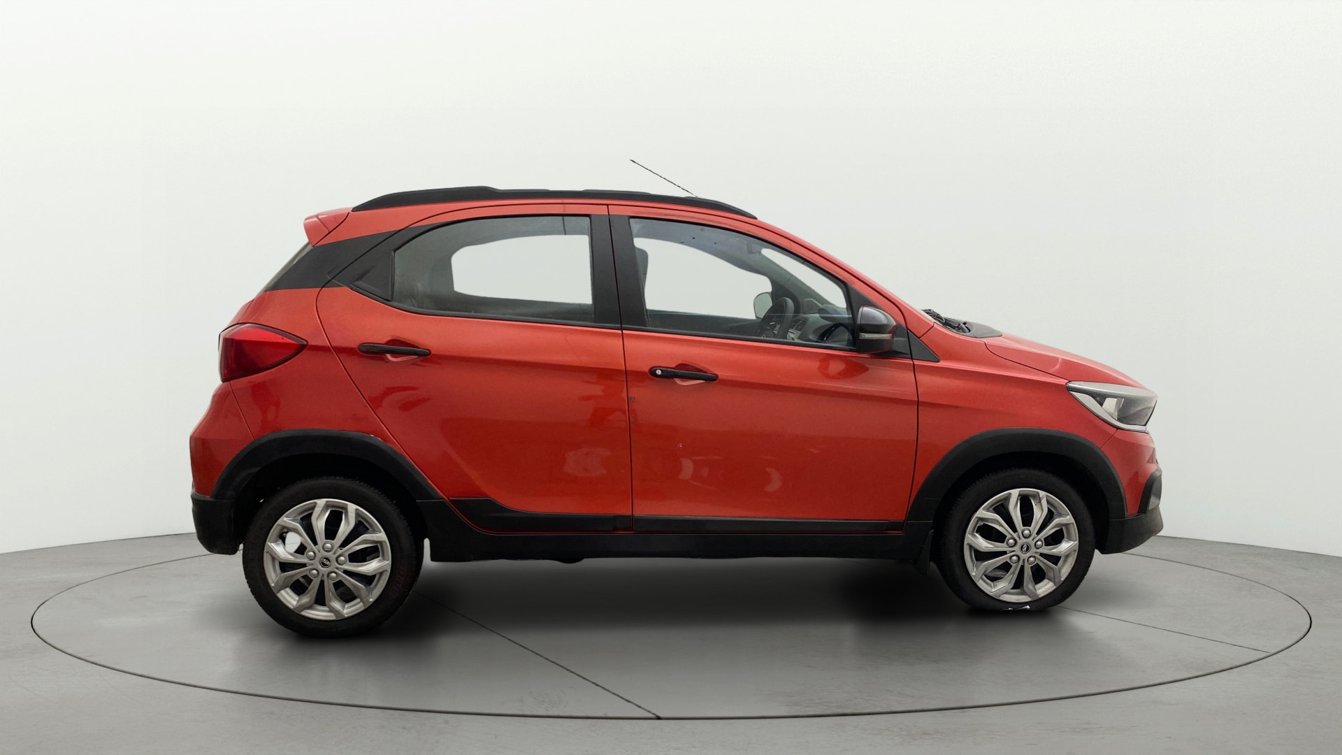 View 2022 Tata Tiago NRG XZ Revotron AMT Image 8 Used 2022 Tata Tiago NRG XZ Revotron AMT Image 8