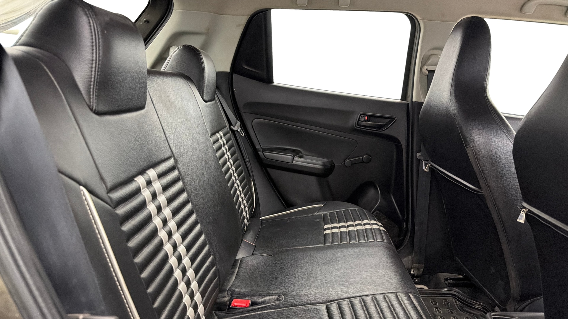 View 2019 Maruti Suzuki 1000 Base Variant Image 28 Used 2019 Maruti Suzuki 1000 Base Variant Image 28
