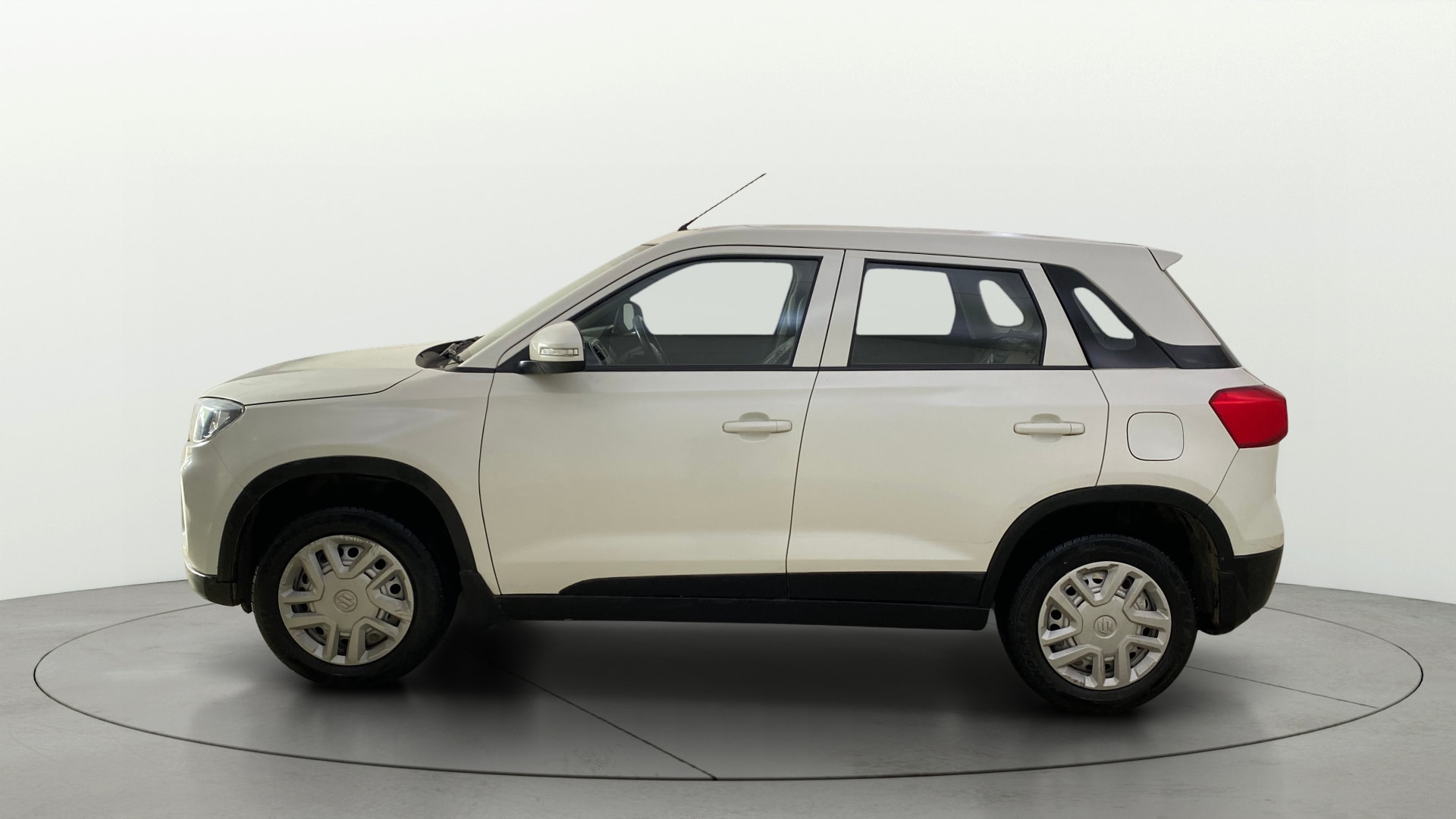 View 2021 Maruti Suzuki 1000 Base Variant Image 5 Used 2021 Maruti Suzuki 1000 Base Variant Image 5
