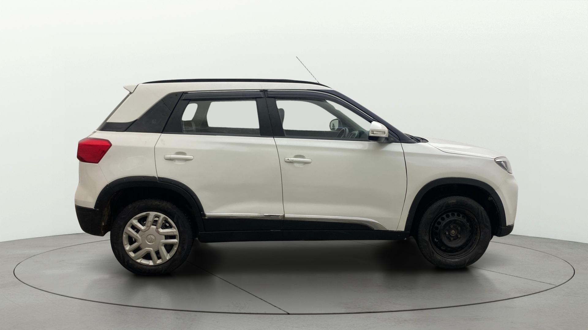 View 2022 Maruti Suzuki 1000 Base Variant Image 8 Used 2022 Maruti Suzuki 1000 Base Variant Image 8