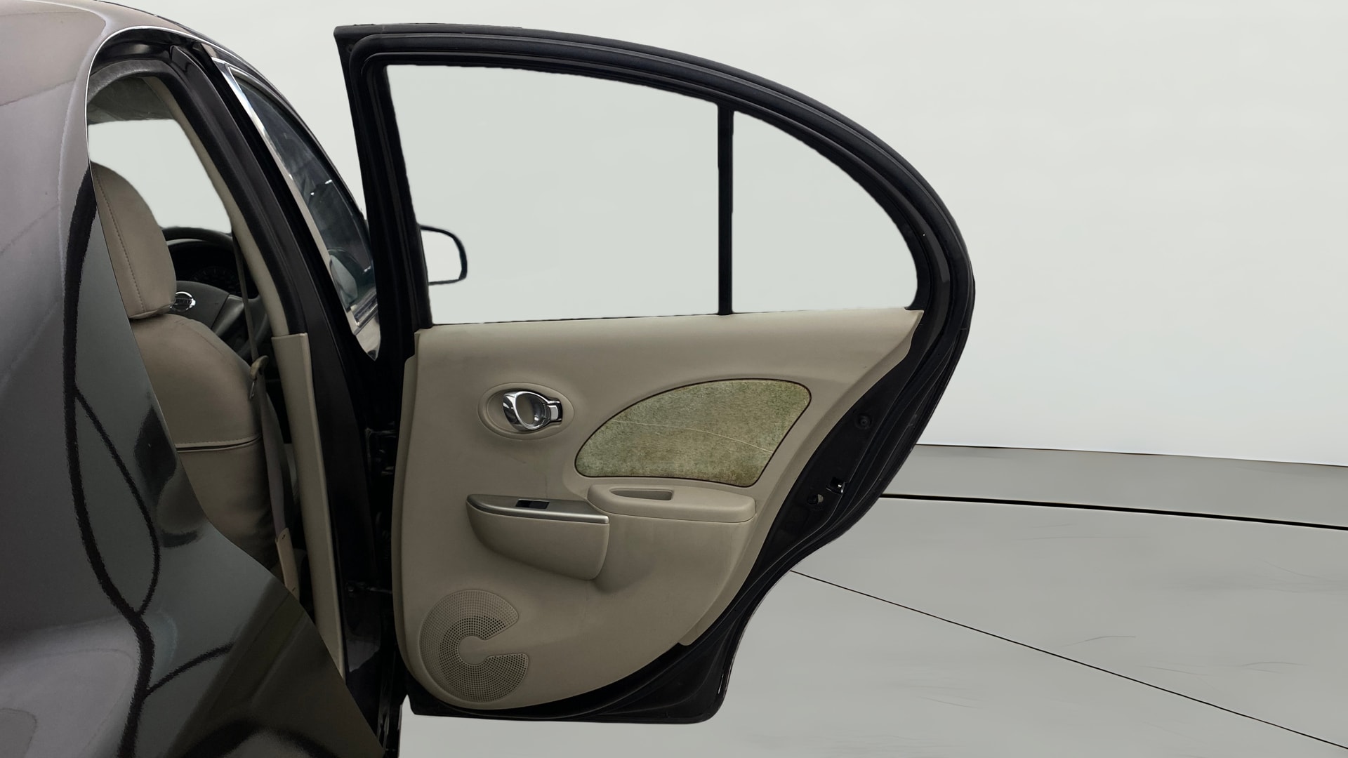 View 2015 Nissan Micra XV (CVT) Image 7 Used 2015 Nissan Micra XV (CVT) Image 7