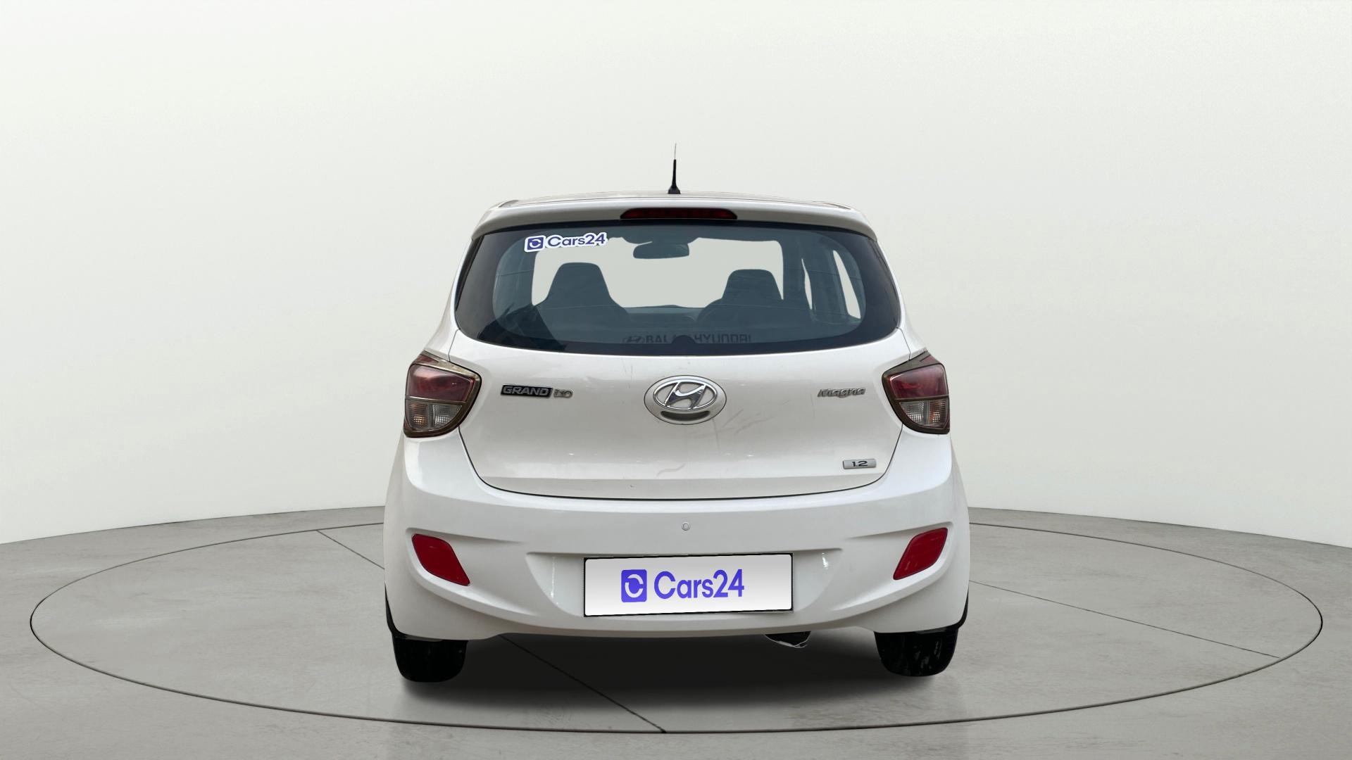 View 2015 Hyundai Grand i10 Magna 1.2 Kappa VTVT Image 38 Used 2015 Hyundai Grand i10 Magna 1.2 Kappa VTVT Image 38