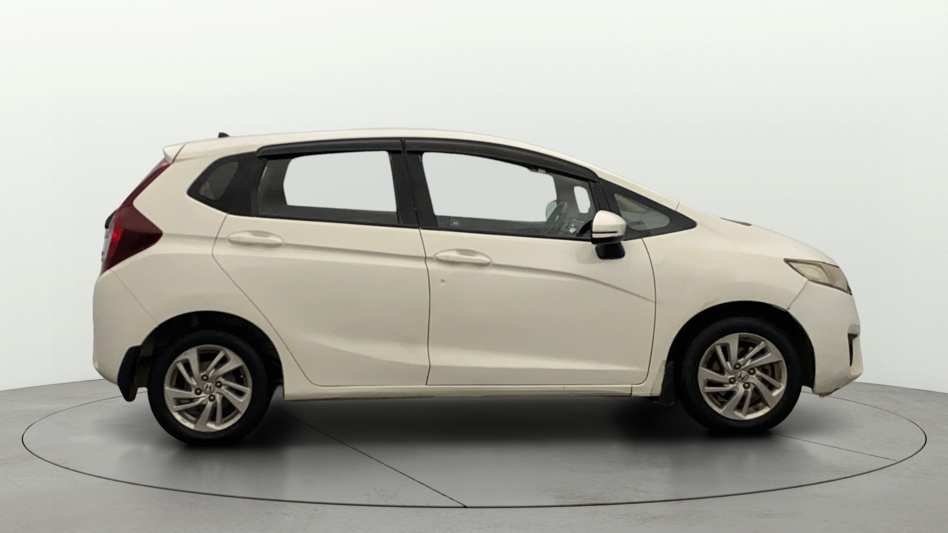 View 2015 Honda Jazz E MT Diesel Image 29 Used 2015 Honda Jazz E MT Diesel Image 29