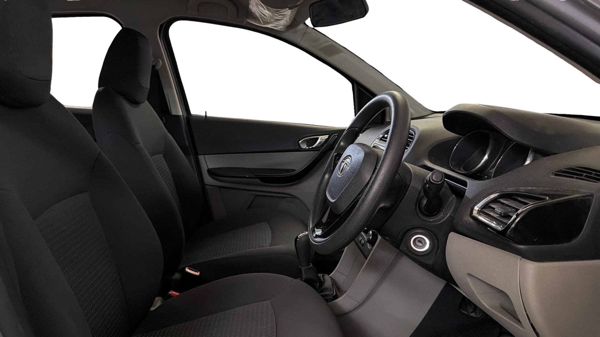 View 2018 Tata Tiago Revotorq XB Image 25 Used 2018 Tata Tiago Revotorq XB Image 25
