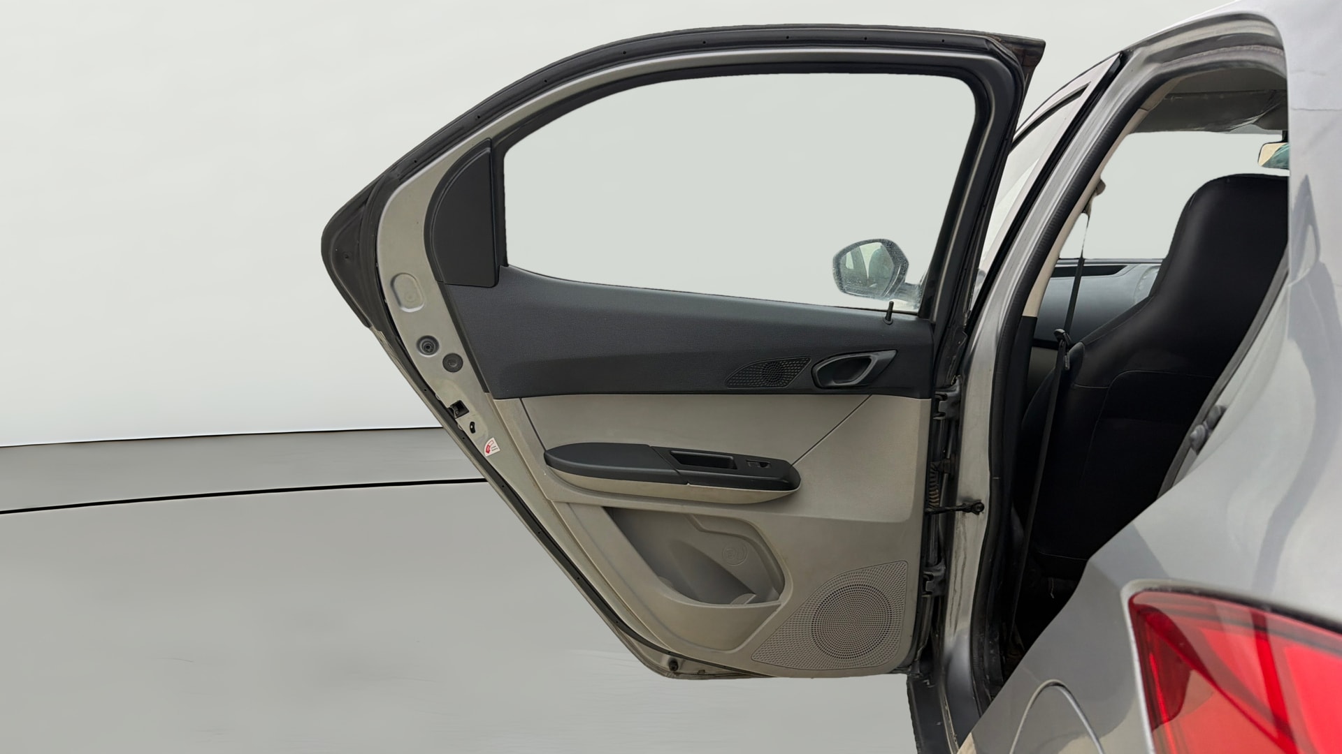 View 2018 Tata Tiago Revotorq XB Image 22 Used 2018 Tata Tiago Revotorq XB Image 22