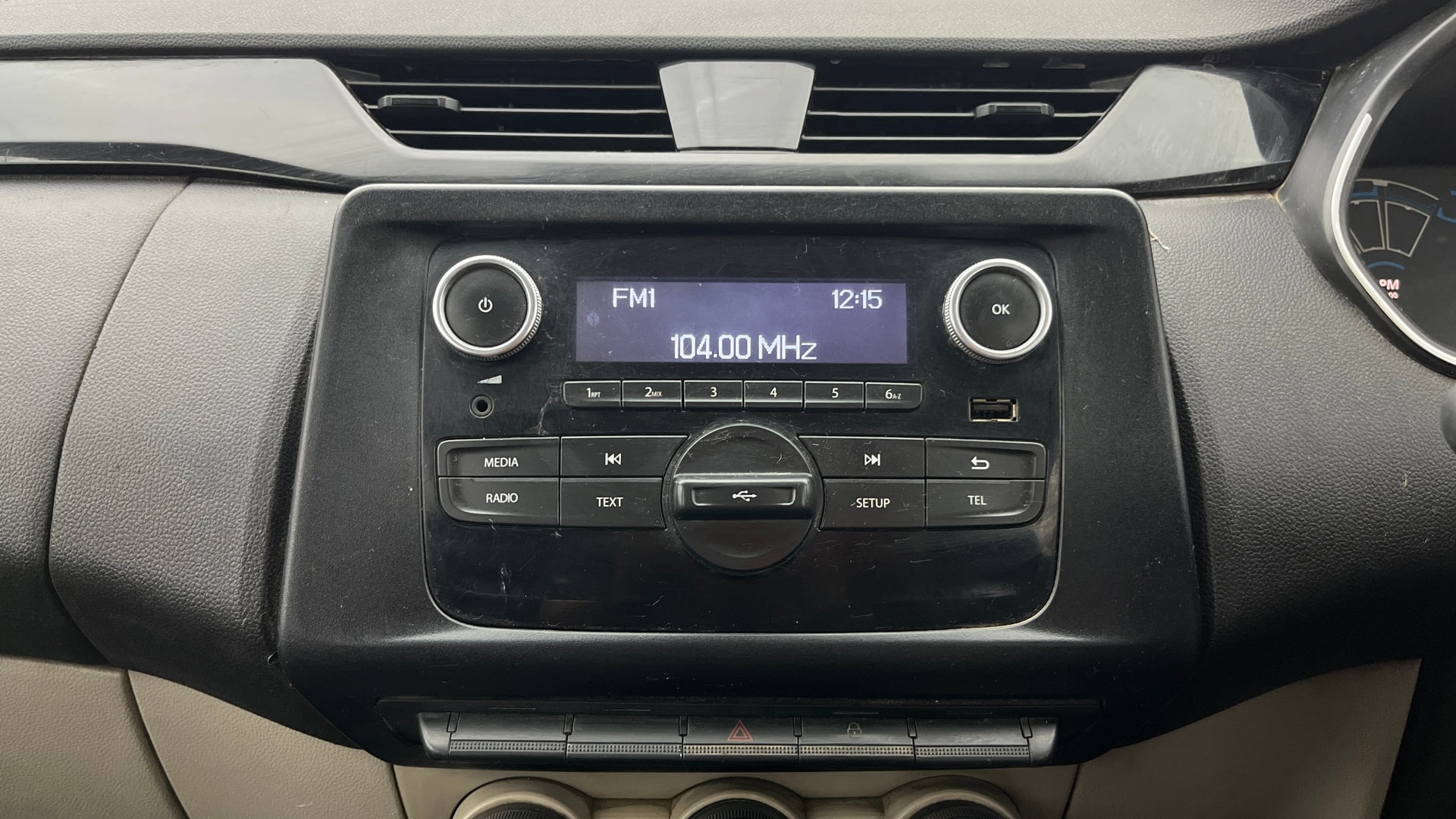 View 2019 Renault Triber RXE Image 18 Used 2019 Renault Triber RXE Image 18