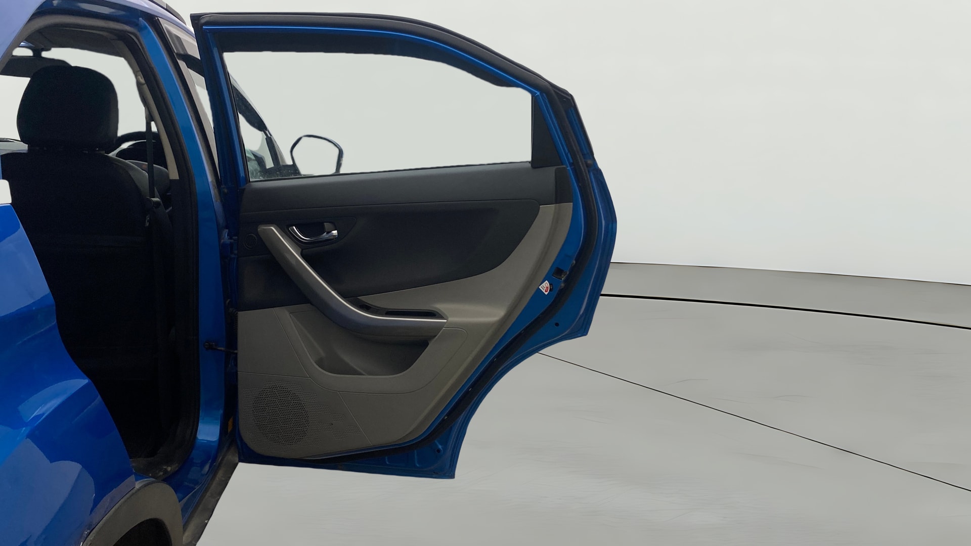 View 2019 Tata Nexon Revotron XE Image 5 Used 2019 Tata Nexon Revotron XE Image 5