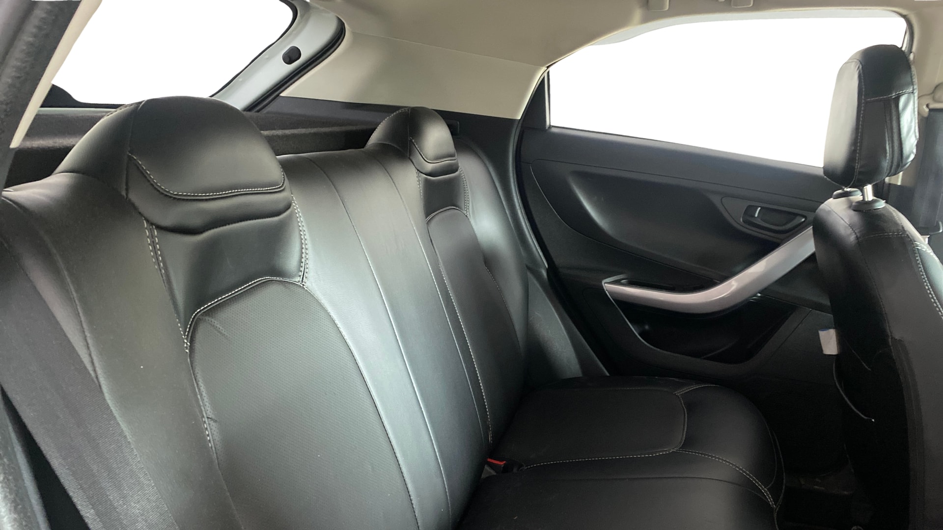View 2022 Tata Nexon Revotron XE Image 30 Used 2022 Tata Nexon Revotron XE Image 30