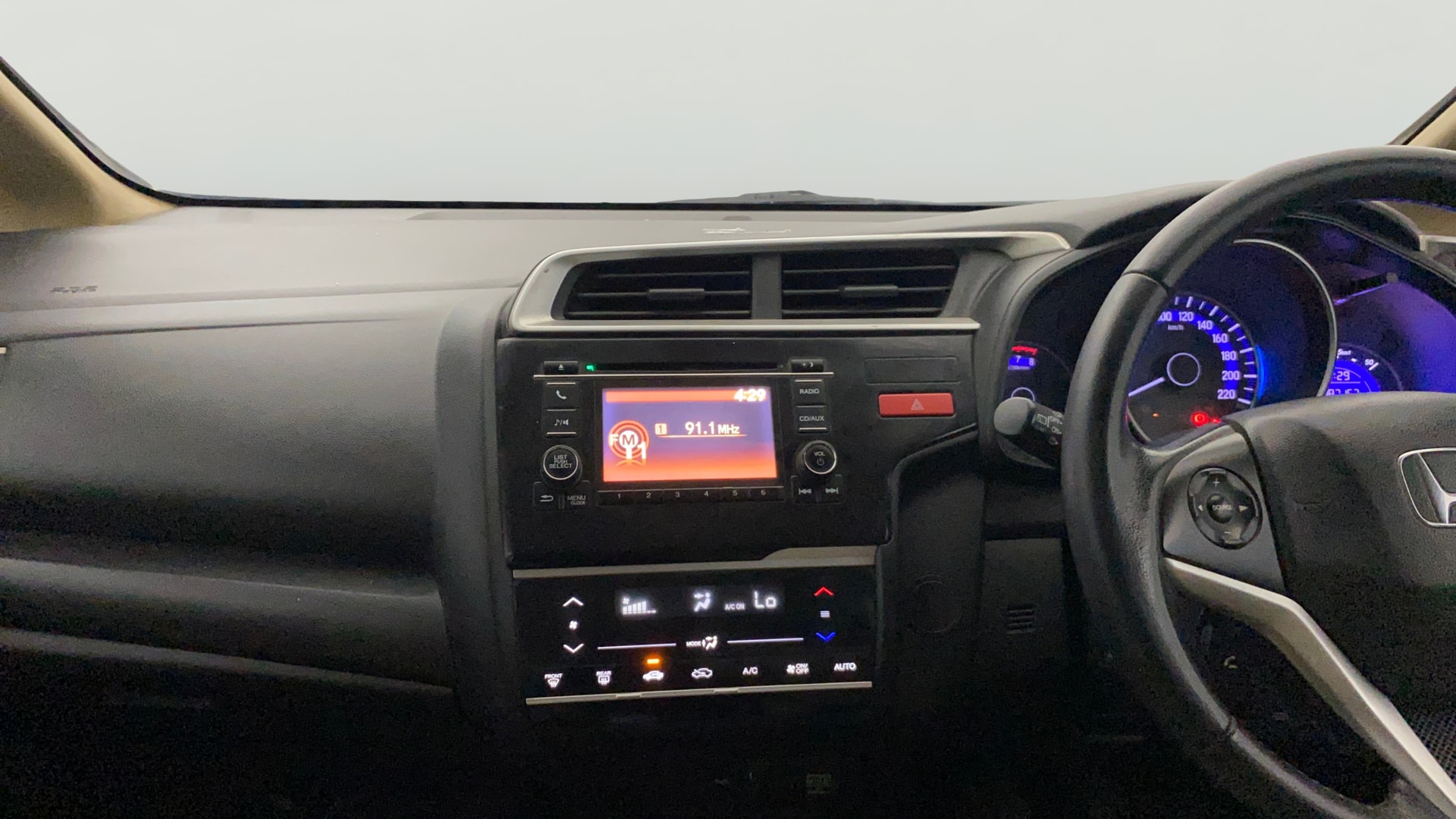View 2015 Honda Jazz E MT Diesel Image 34 Used 2015 Honda Jazz E MT Diesel Image 34