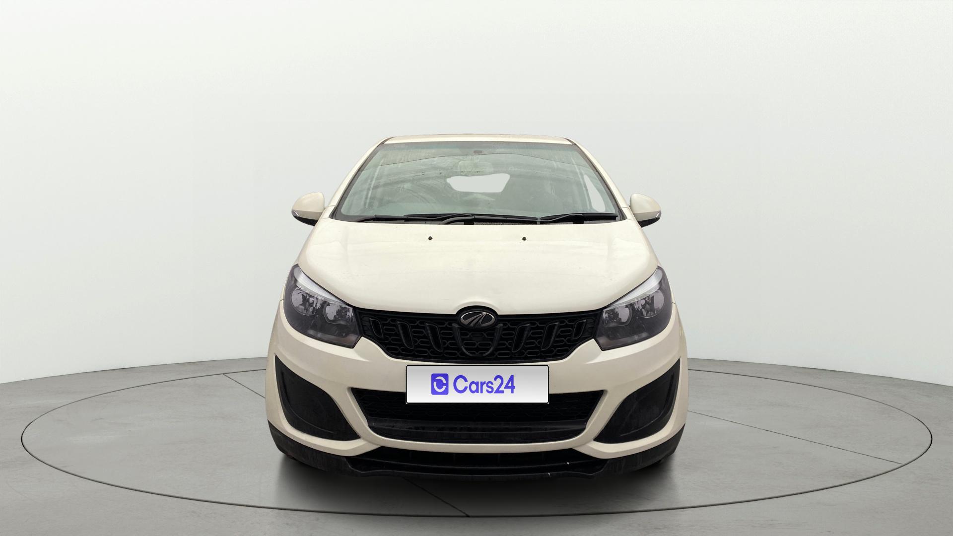 2019 महिंद्रा मराज़ो M4 7-Seater 2019 महिंद्रा मराज़ो M4 7-Seater