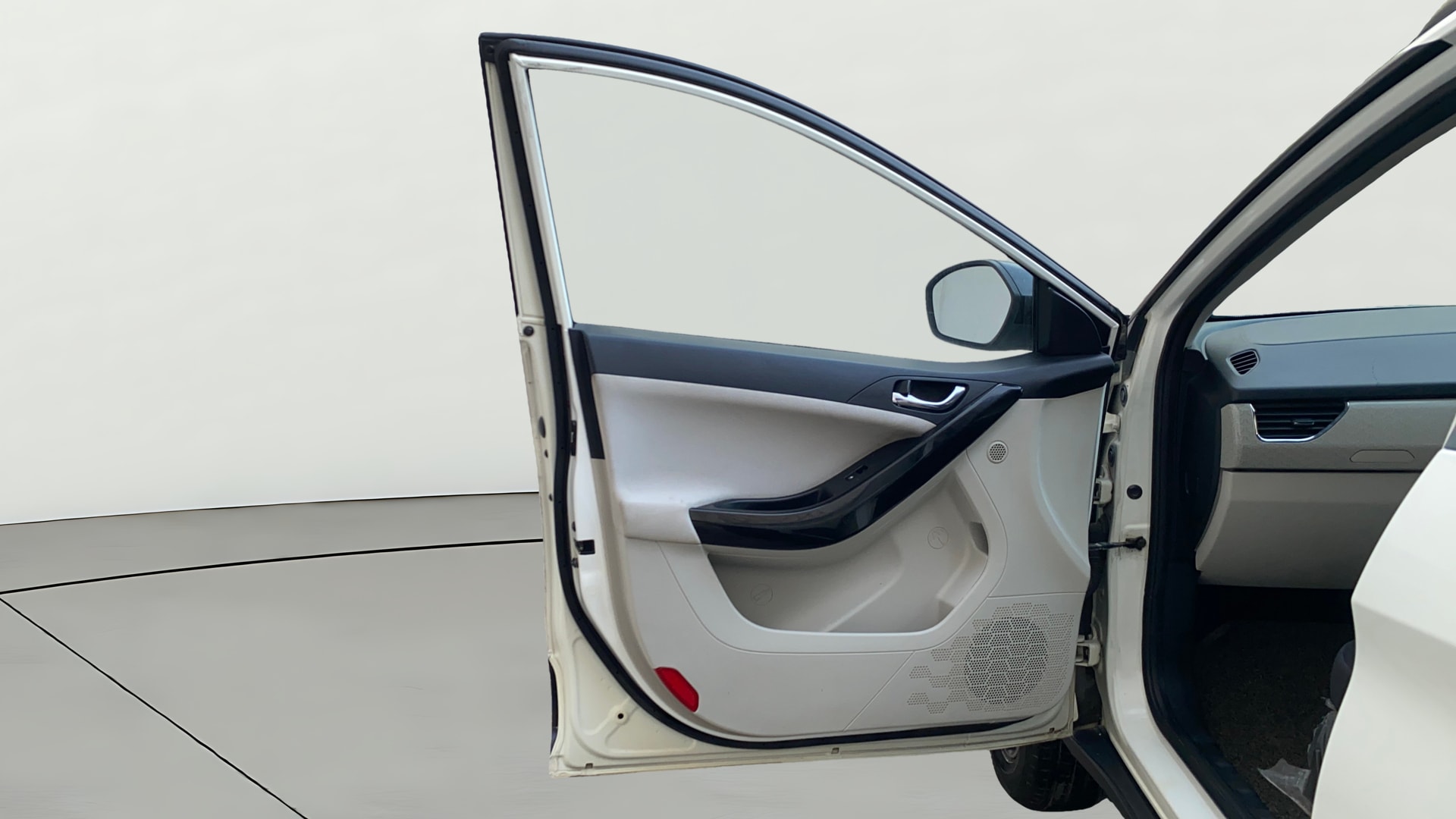 View 2020 Tata Nexon Revotron XE Image 40 Used 2020 Tata Nexon Revotron XE Image 40