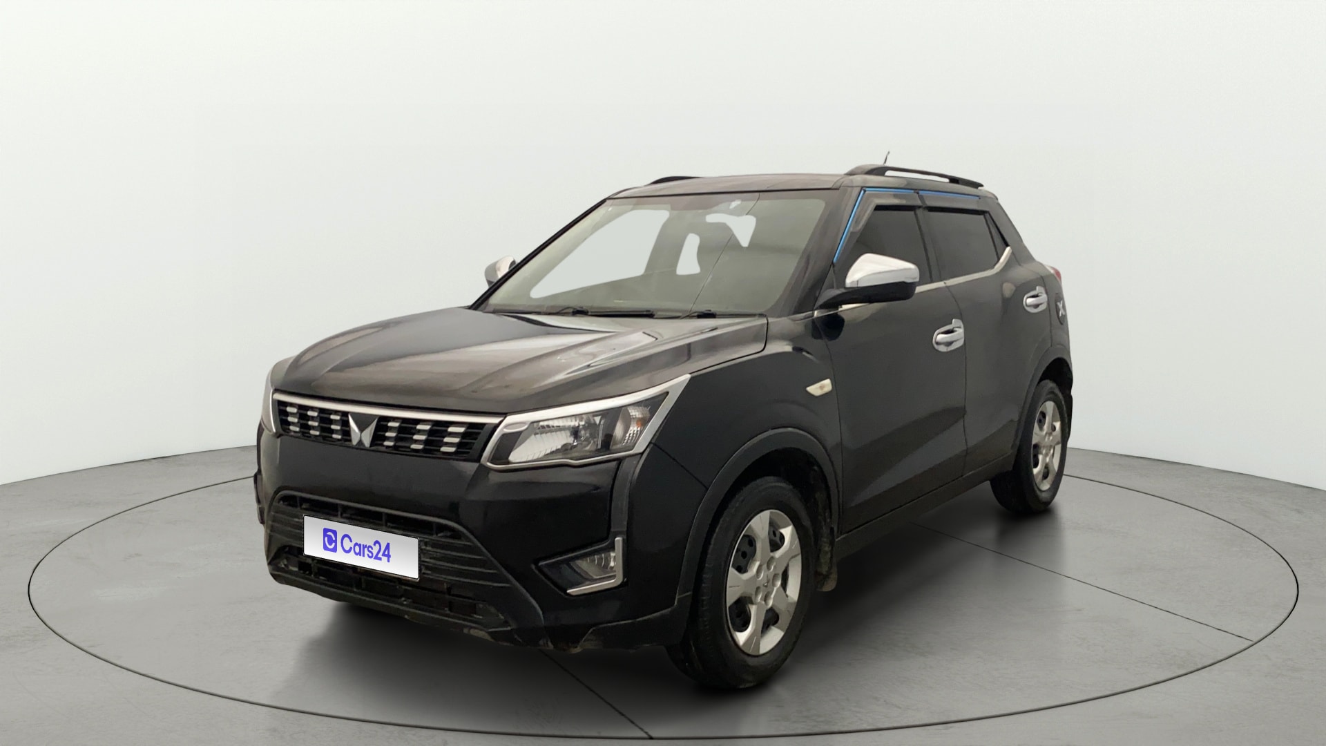 View 2023 Mahindra XUV300 W4 Petrol BS IV Image 35 Used 2023 Mahindra XUV300 W4 Petrol BS IV Image 35