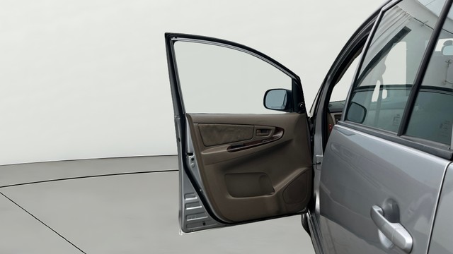 View Toyota Innova Image 32 Used Toyota Innova Image 32