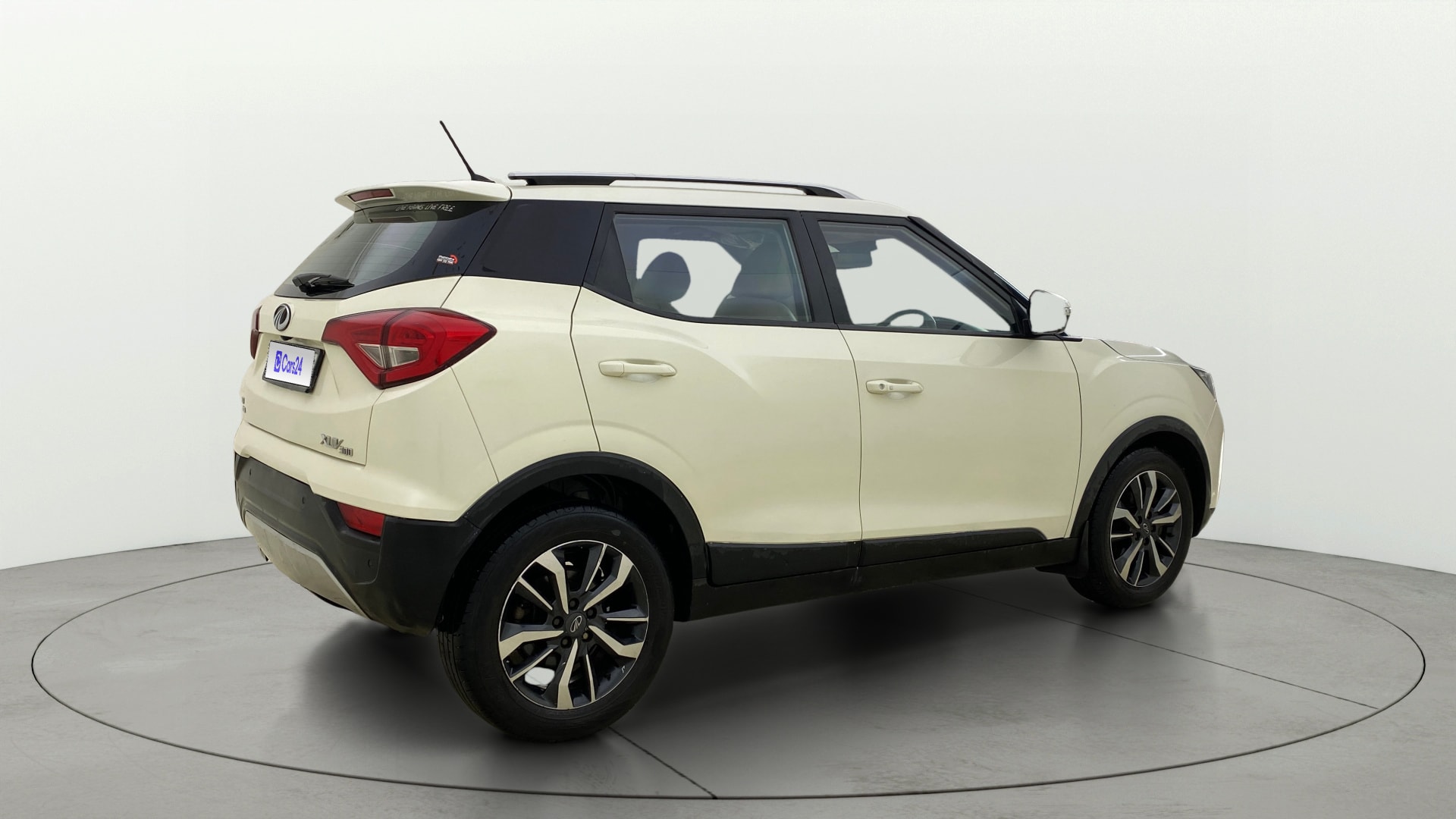 View 2019 Mahindra XUV300 W4 Petrol BS IV Image 47 Used 2019 Mahindra XUV300 W4 Petrol BS IV Image 47