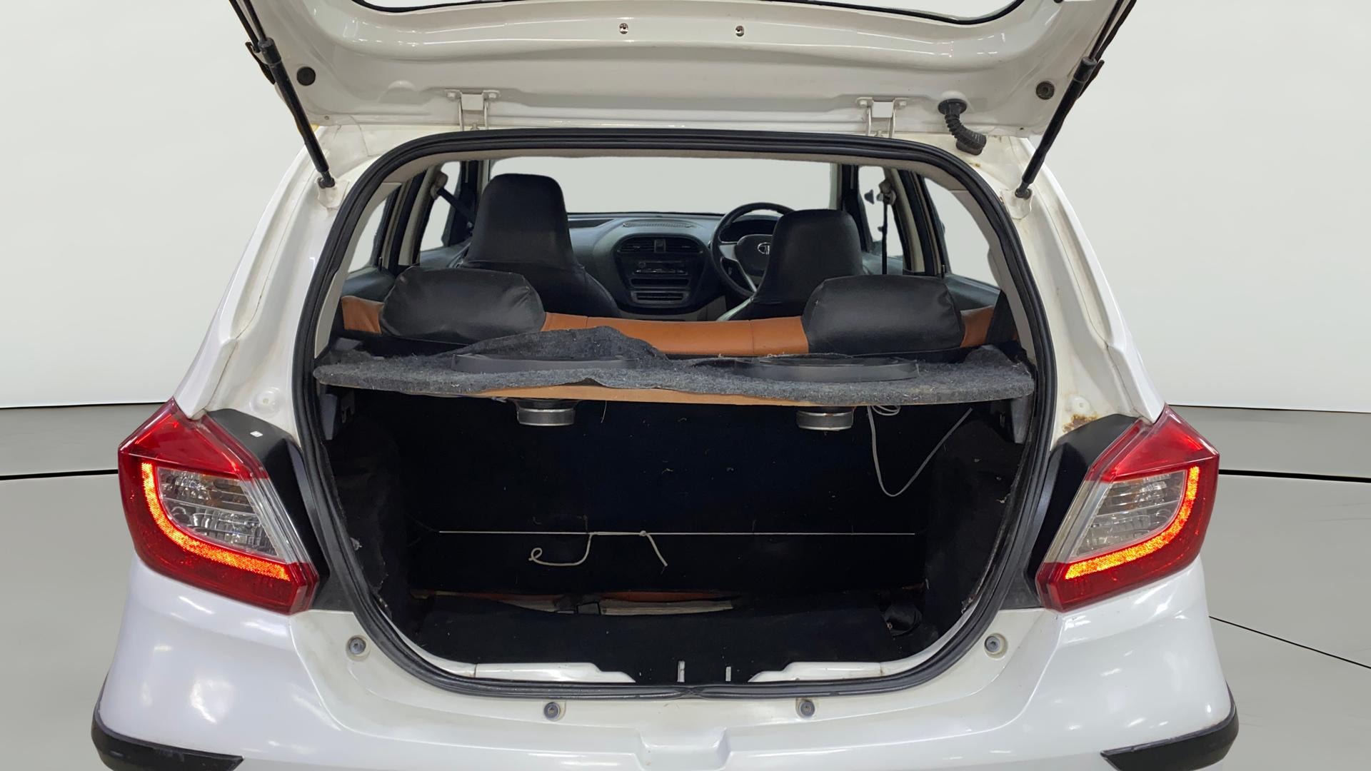 View 2018 Tata Tiago Revotorq XB Image 36 Used 2018 Tata Tiago Revotorq XB Image 36