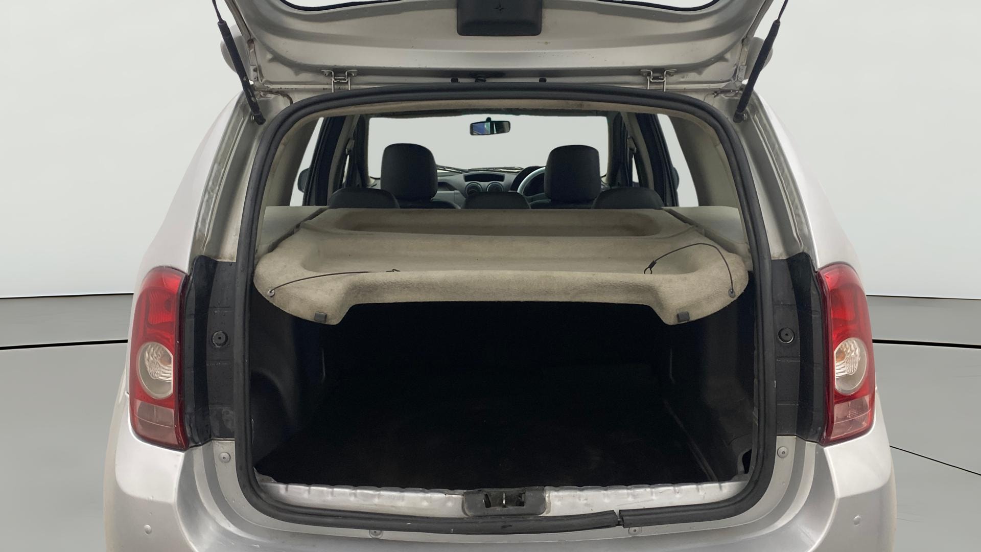 View 2015 Renault Duster Diesel 85PS RXE Image 36 Used 2015 Renault Duster Diesel 85PS RXE Image 36