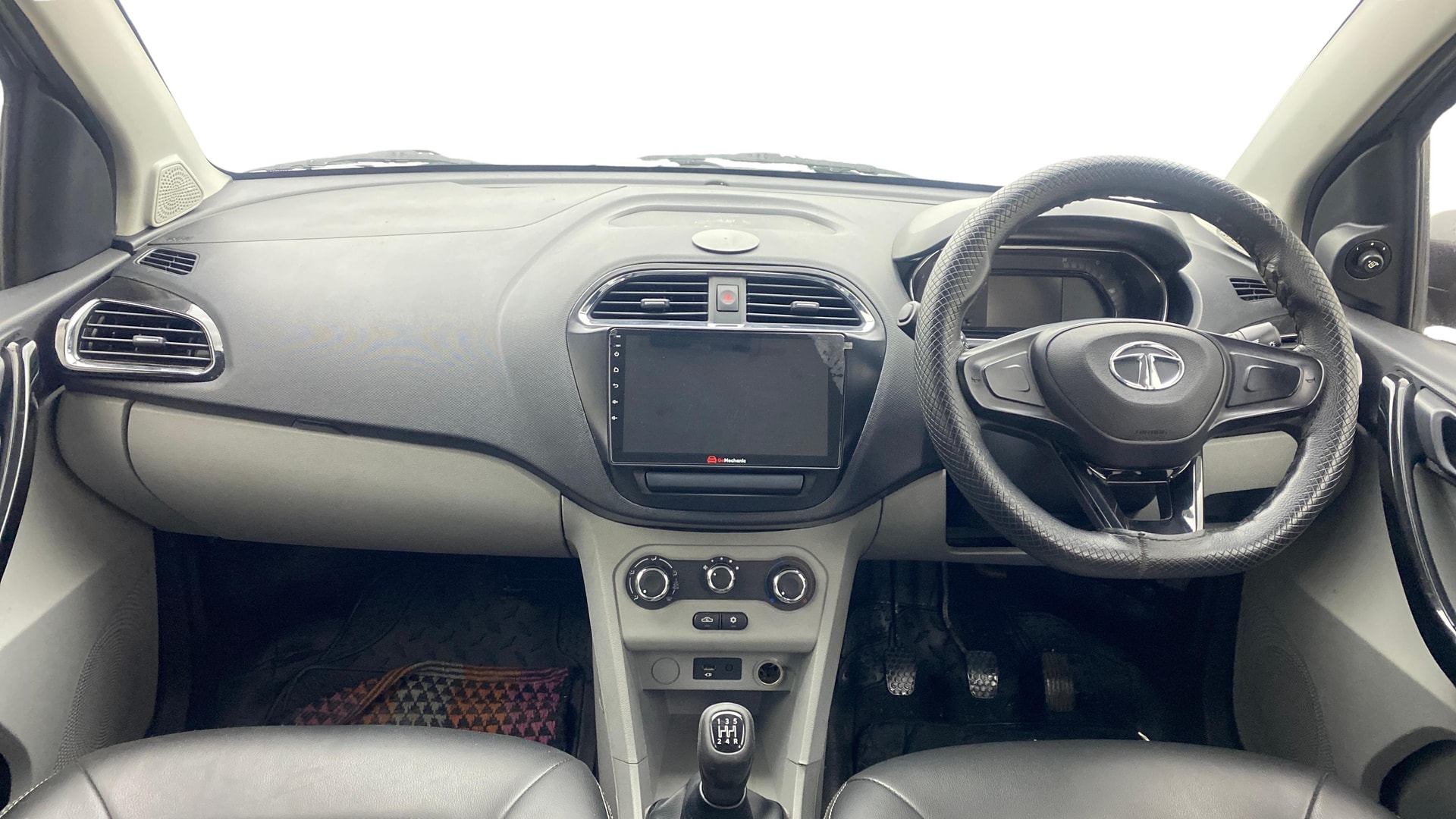 View 2020 Tata Tiago Revotorq XB Image 15 Used 2020 Tata Tiago Revotorq XB Image 15