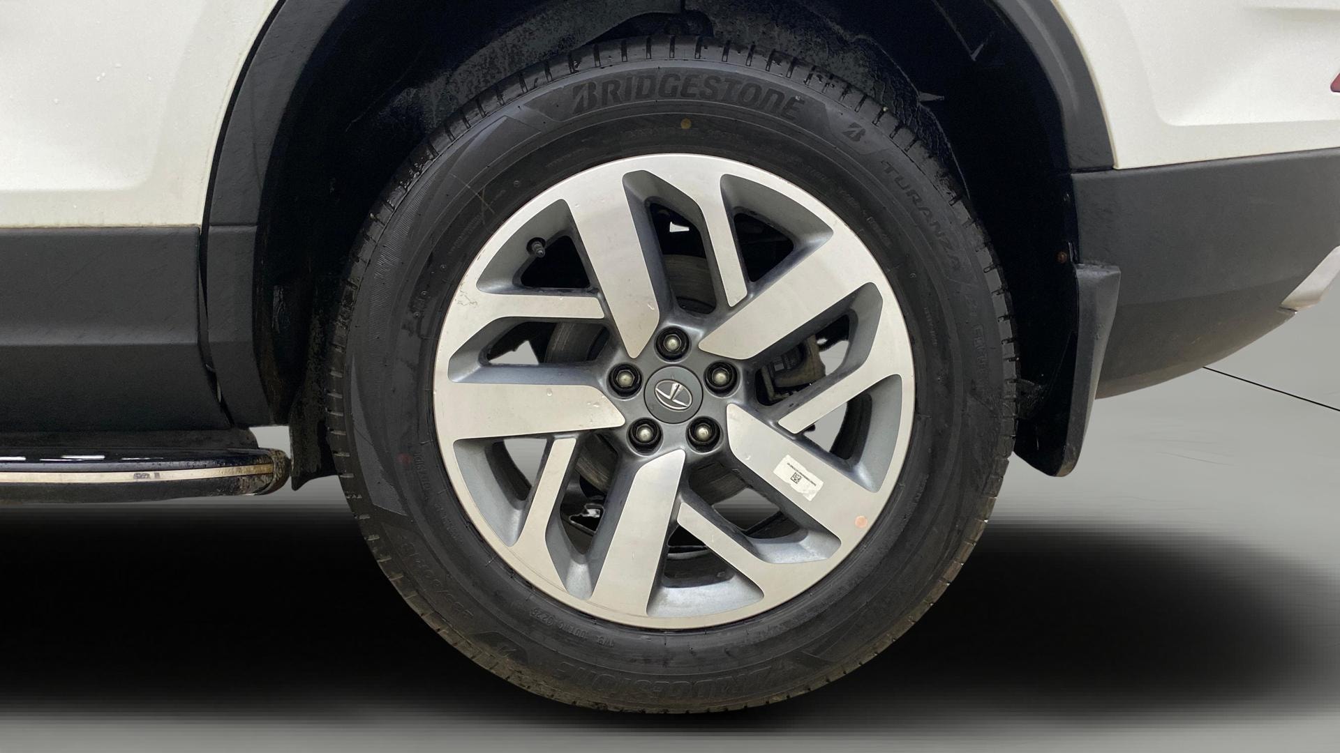 View 2023 Tata Safari 4X2 Image 8 Used 2023 Tata Safari 4X2 Image 8
