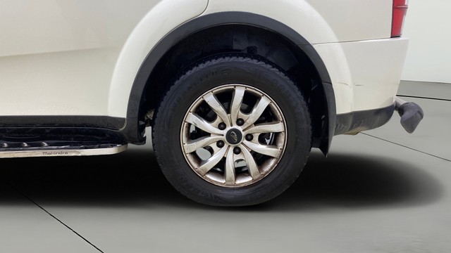 View Mahindra XUV500 Image 8 Used Mahindra XUV500 Image 8