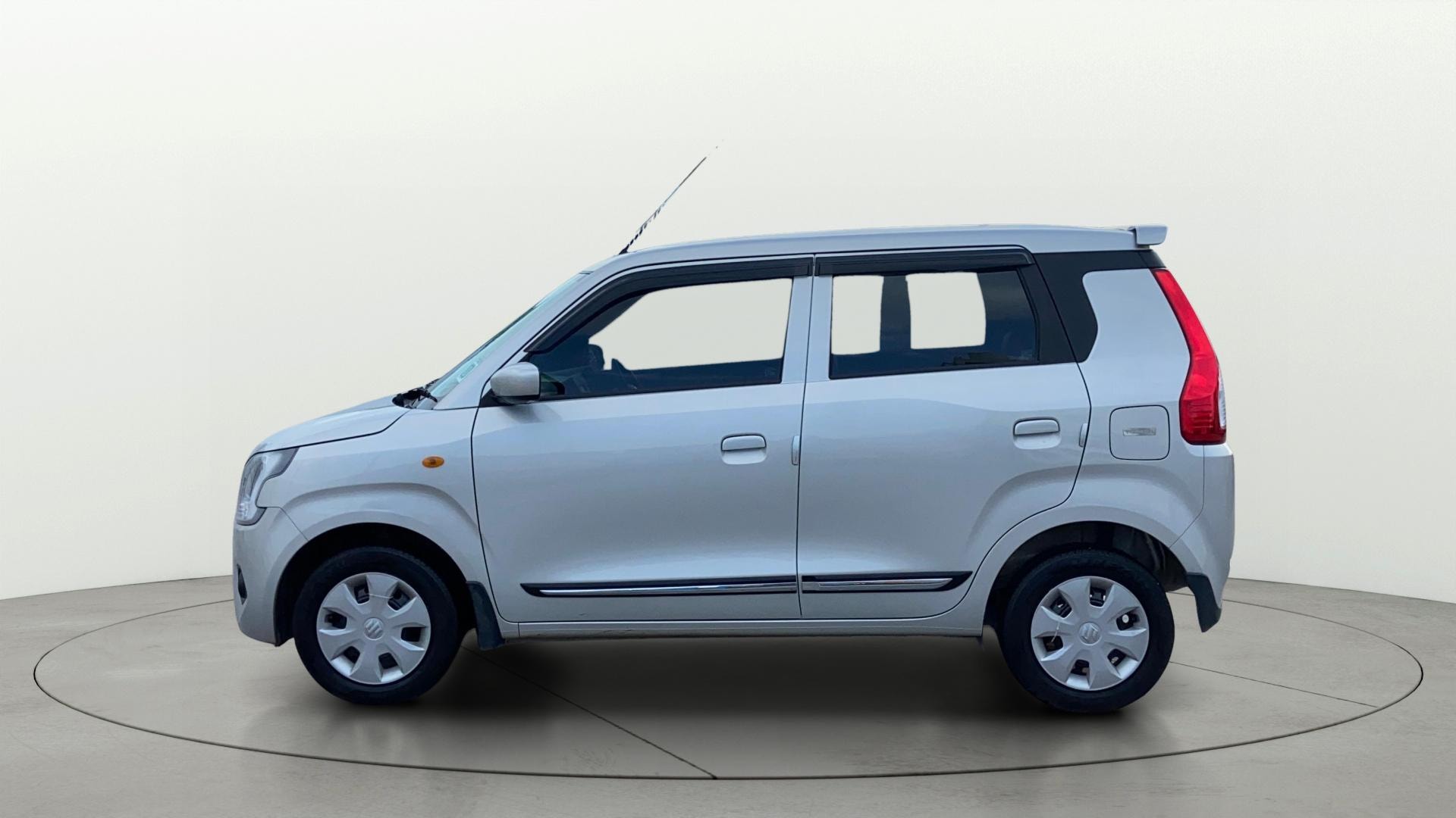 View 2025 Maruti Suzuki 1000 Base Variant Image 5 Used 2025 Maruti Suzuki 1000 Base Variant Image 5