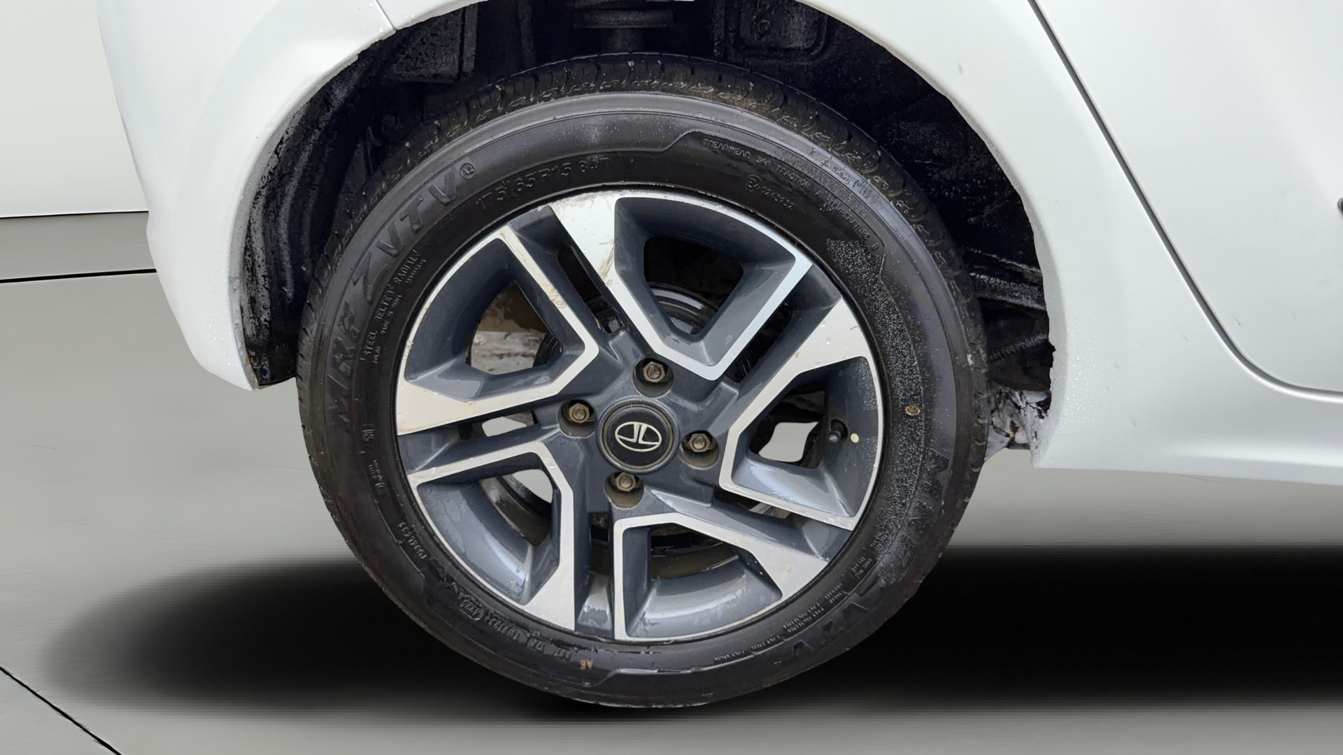 View 2019 Tata Tiago Revotorq XB Image 23 Used 2019 Tata Tiago Revotorq XB Image 23