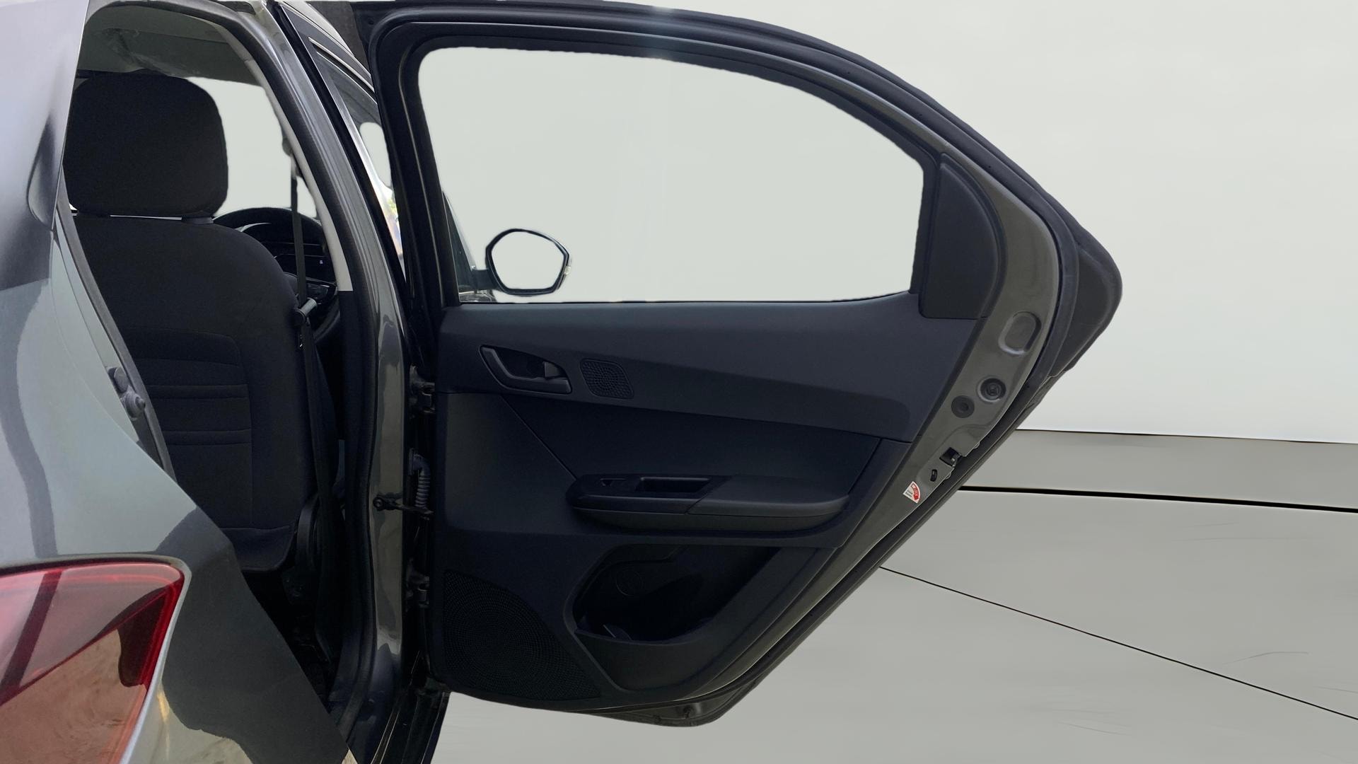 View 2024 Tata Tiago NRG XZ Revotron AMT Image 6 Used 2024 Tata Tiago NRG XZ Revotron AMT Image 6