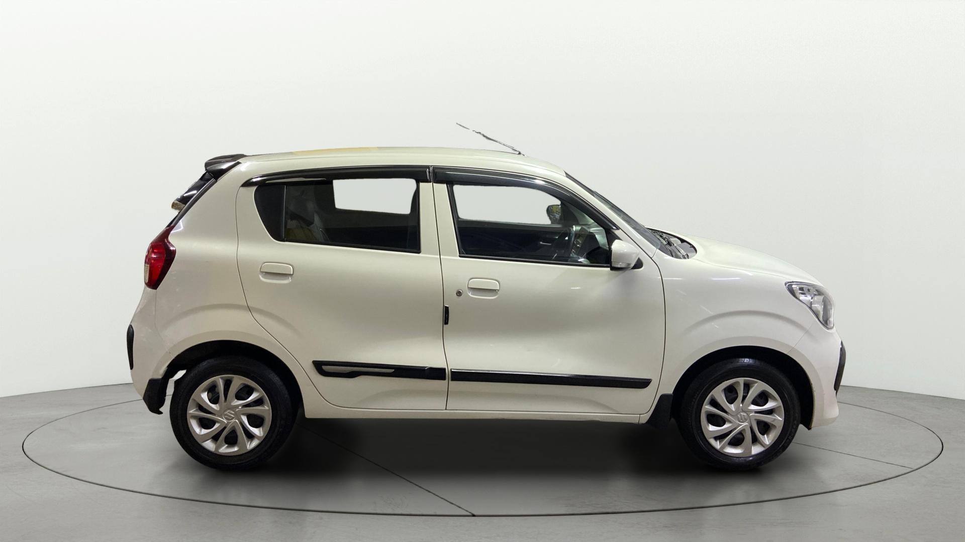 View 2024 Maruti Suzuki 1000 Base Variant Image 28 Used 2024 Maruti Suzuki 1000 Base Variant Image 28