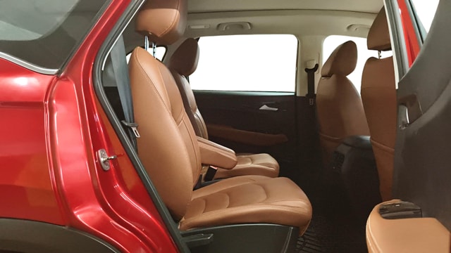 View MG Hector Plus Image 31 Used MG Hector Plus Image 31