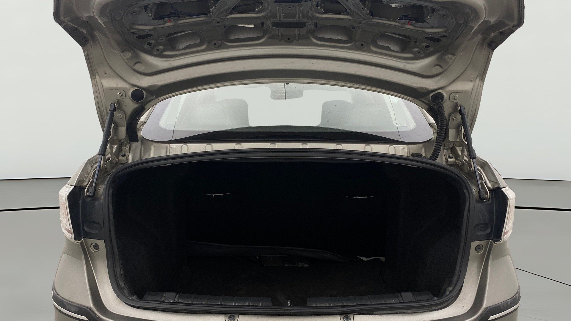 View 2020 Tata Tigor XE Diesel Image 37 Used 2020 Tata Tigor XE Diesel Image 37