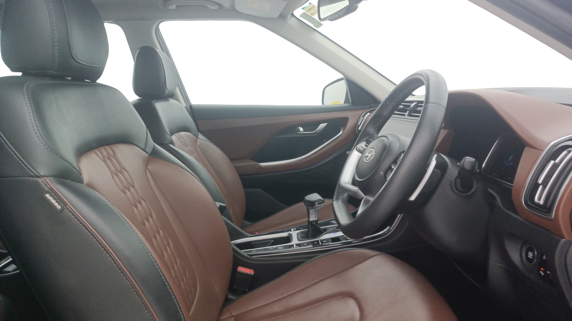 View 2022 Hyundai Alcazar Prestige 6 Seater MT Petrol Image 19 Used 2022 Hyundai Alcazar Prestige 6 Seater MT Petrol Image 19