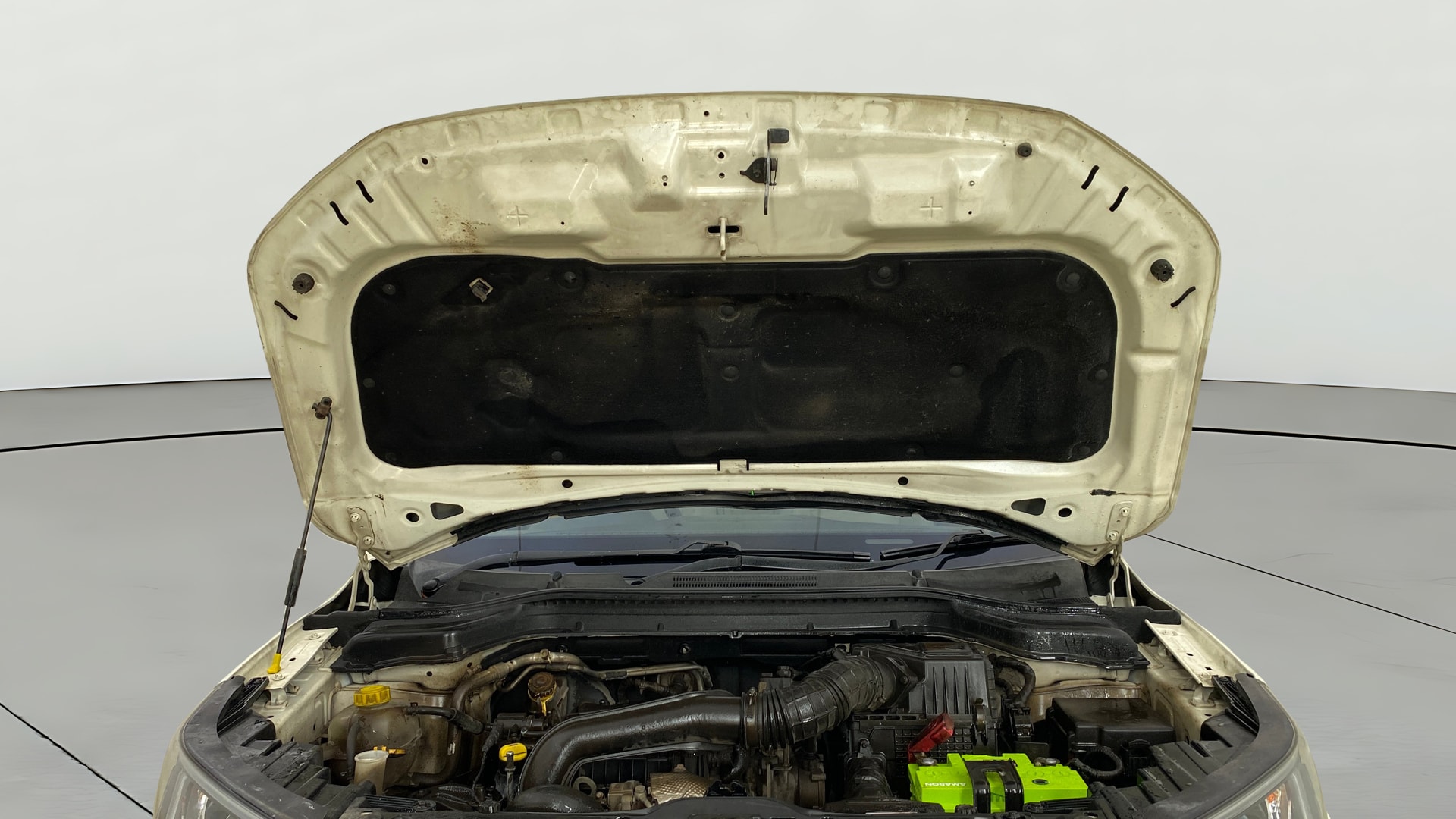 View 2019 Mahindra XUV300 W4 Petrol BS IV Image 20 Used 2019 Mahindra XUV300 W4 Petrol BS IV Image 20