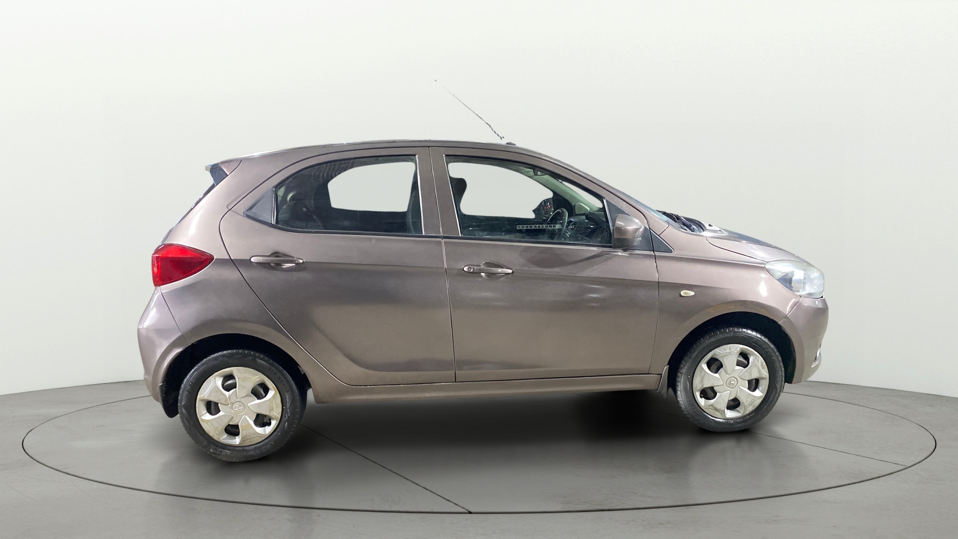 View 2018 Tata Tiago Revotorq XB Image 8 Used 2018 Tata Tiago Revotorq XB Image 8