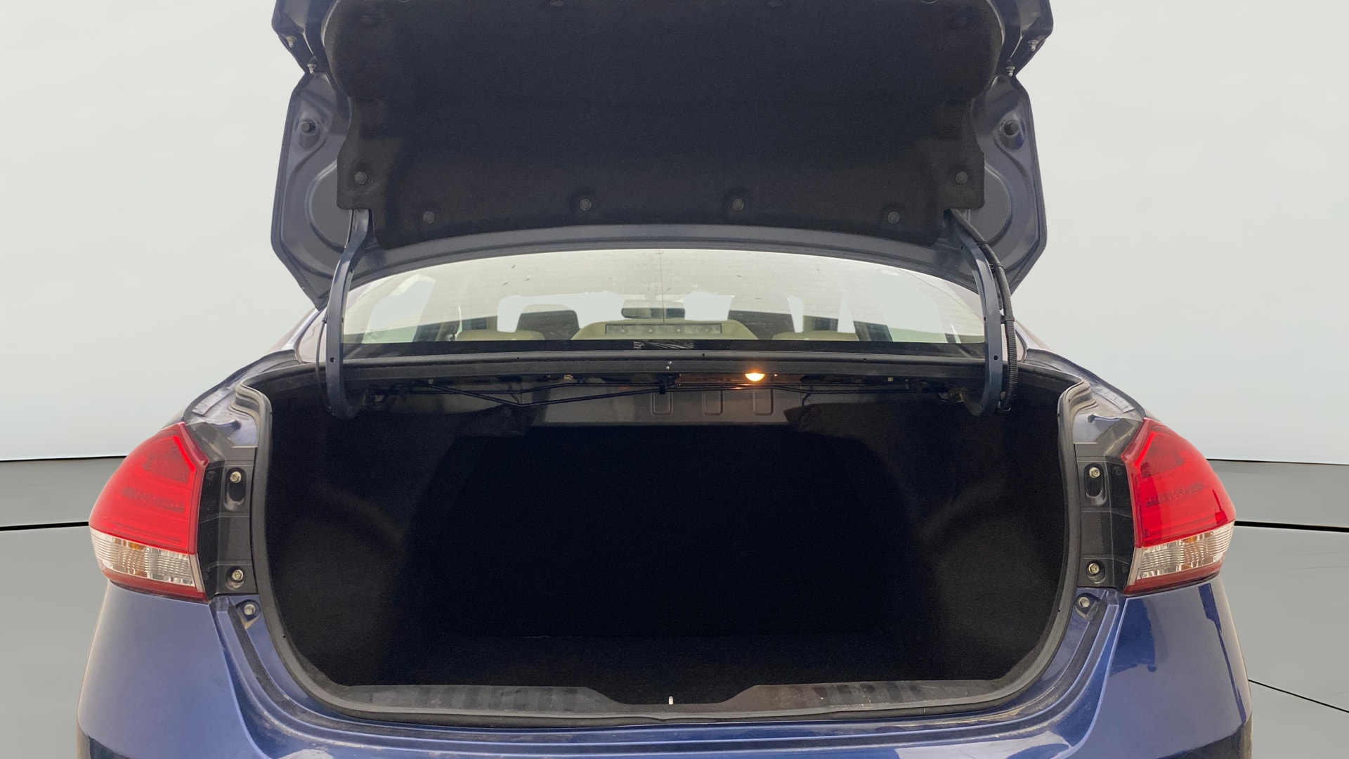 View 2019 Maruti Suzuki 1000 Base Variant Image 39 Used 2019 Maruti Suzuki 1000 Base Variant Image 39