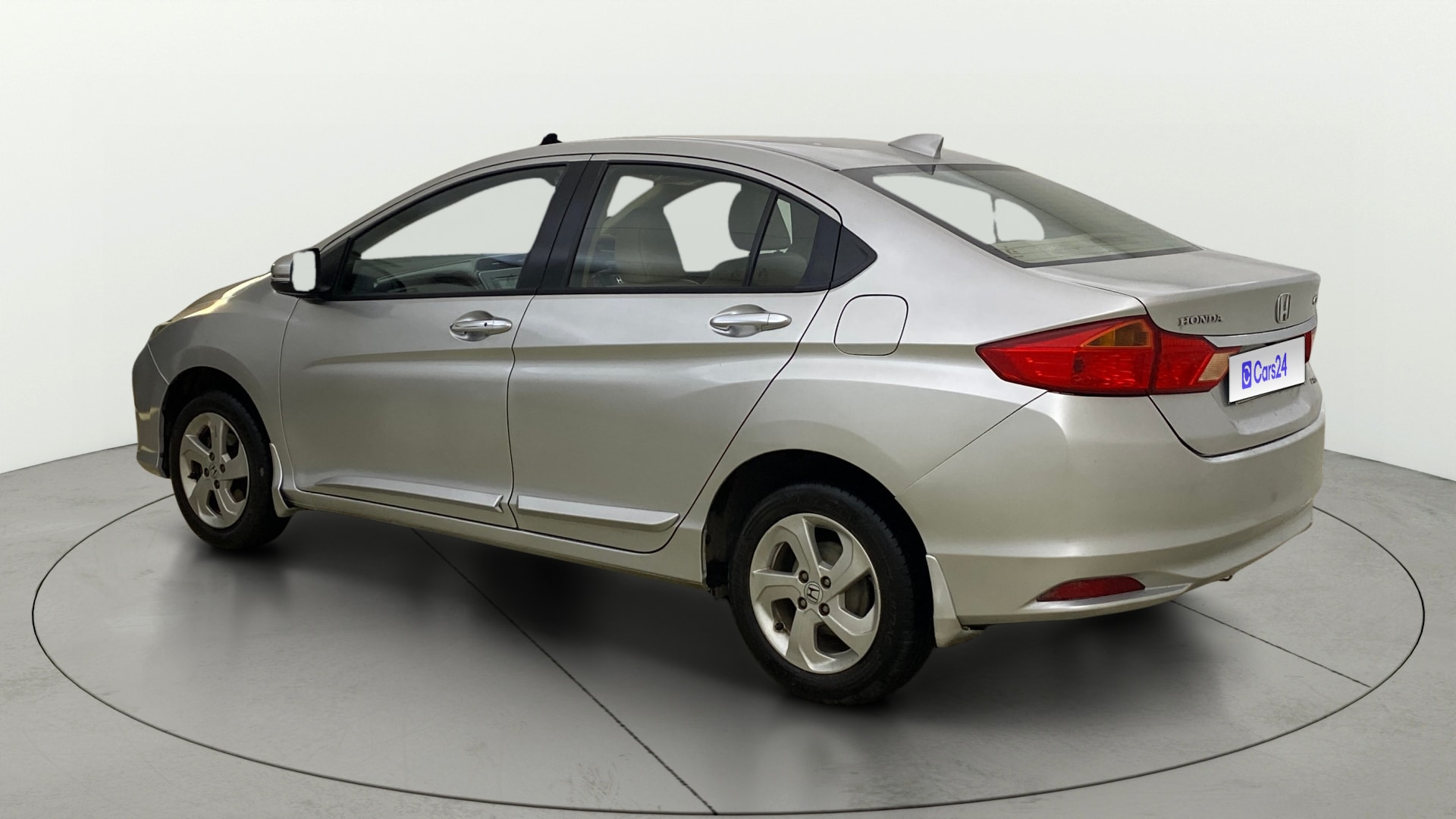 View 2015 Honda City ZX MT Diesel Anniversary Edition Image 2 Used 2015 Honda City ZX MT Diesel Anniversary Edition Image 2