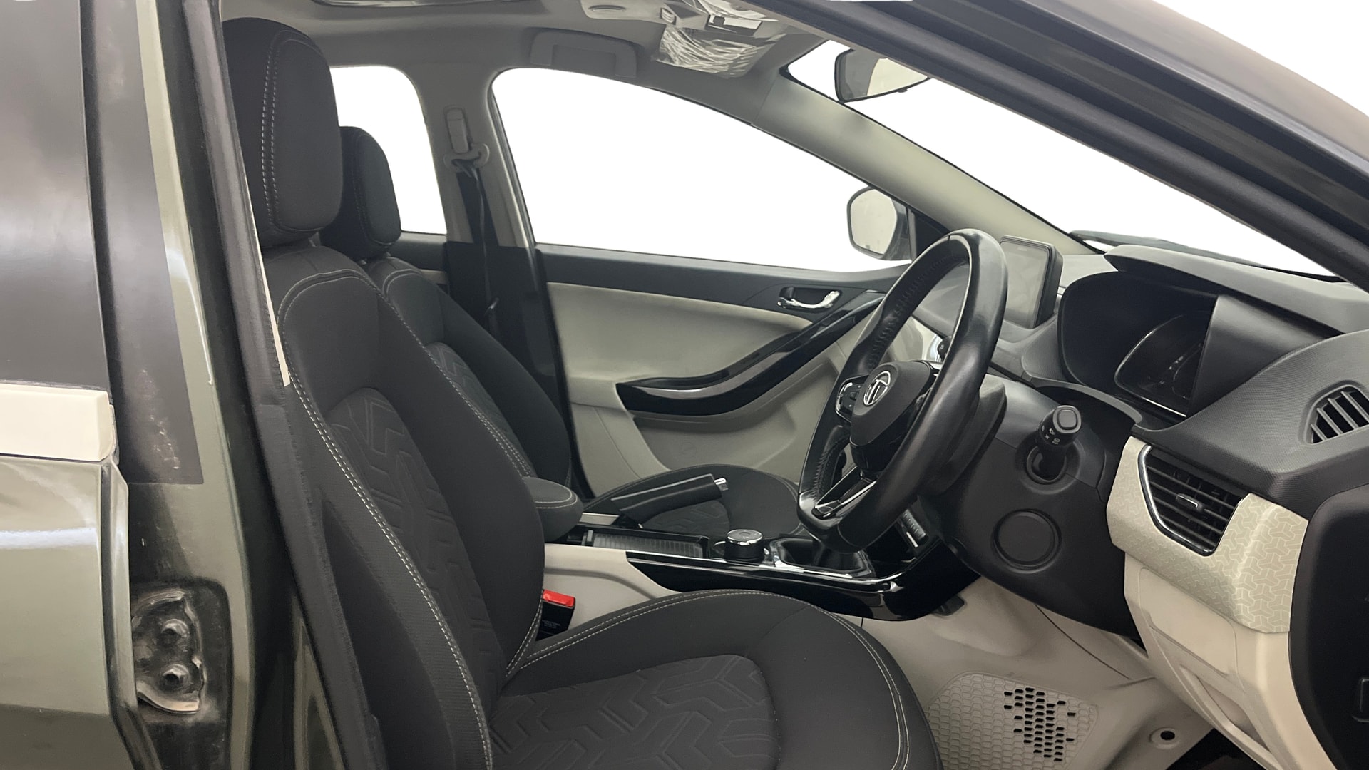 View 2021 Tata Nexon Revotron XE Image 26 Used 2021 Tata Nexon Revotron XE Image 26