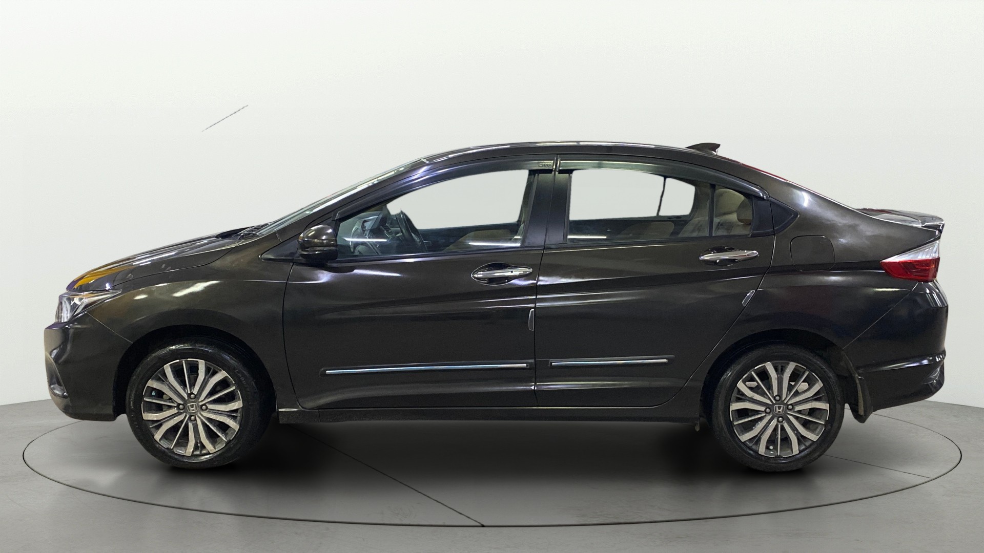 View 2018 Honda City ZX CVT Image 6 Used 2018 Honda City ZX CVT Image 6