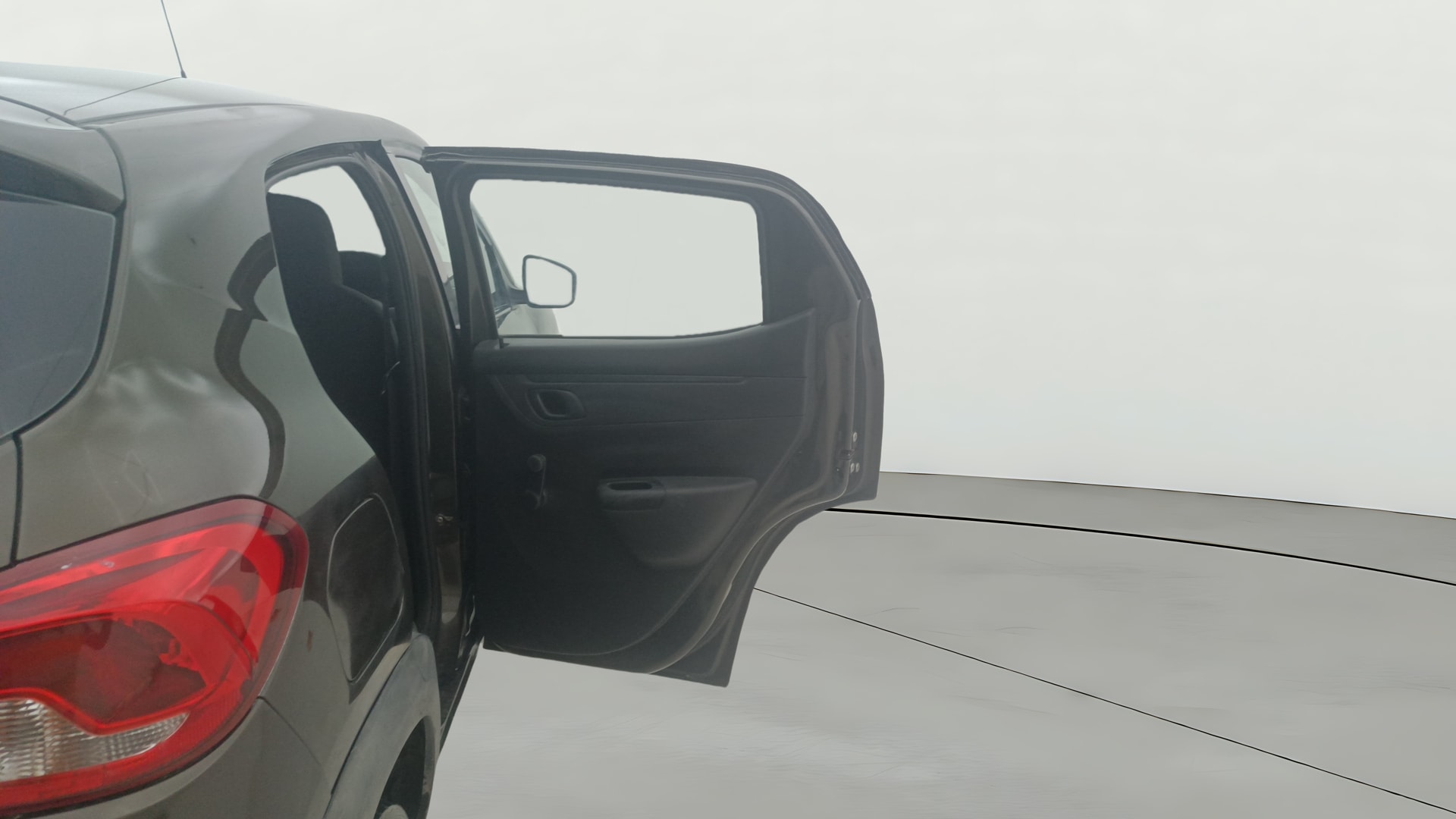 View 2017 Renault Kwid RXL 1.0 Image 5 Used 2017 Renault Kwid RXL 1.0 Image 5