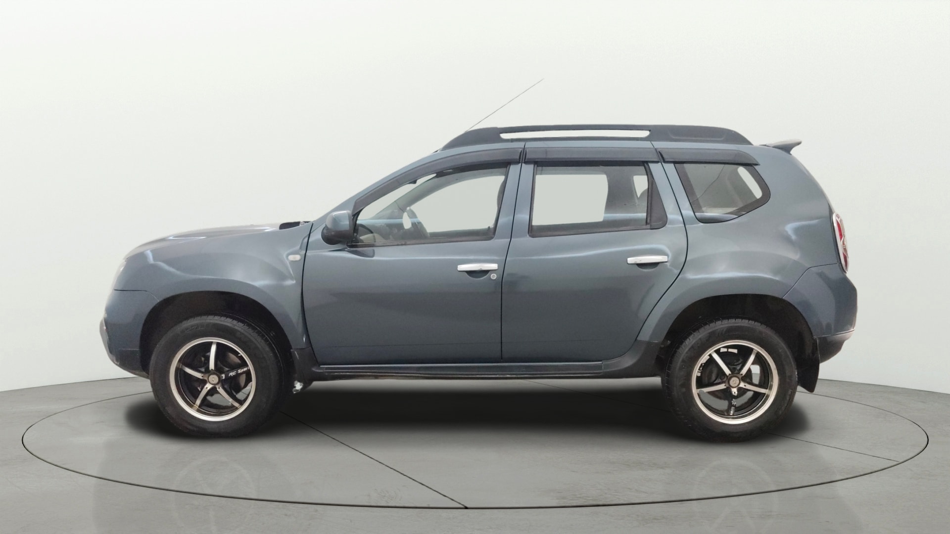 View 2014 Renault Duster Diesel 85PS 4x2 MT Image 5 Used 2014 Renault Duster Diesel 85PS 4x2 MT Image 5