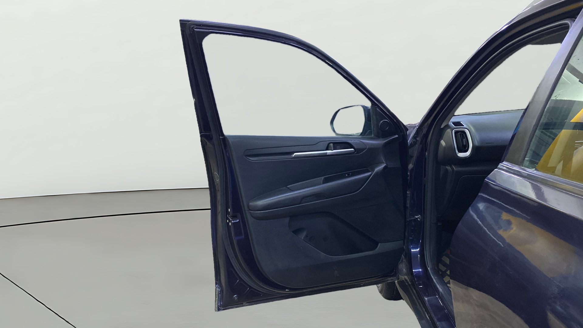 View 2024 Kia Sonet HTE Petrol Image 31 Used 2024 Kia Sonet HTE Petrol Image 31