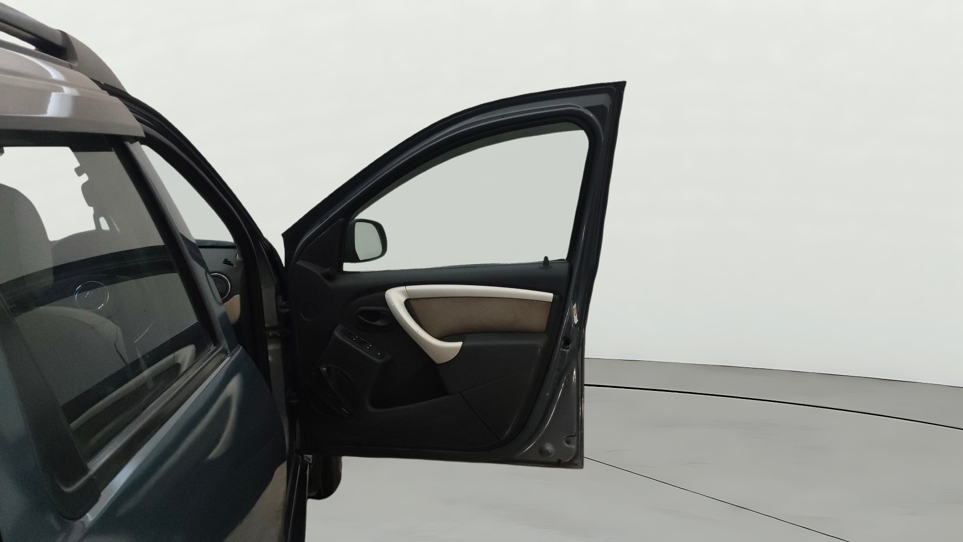 View 2014 Renault Duster Diesel 85PS 4x2 MT Image 45 Used 2014 Renault Duster Diesel 85PS 4x2 MT Image 45