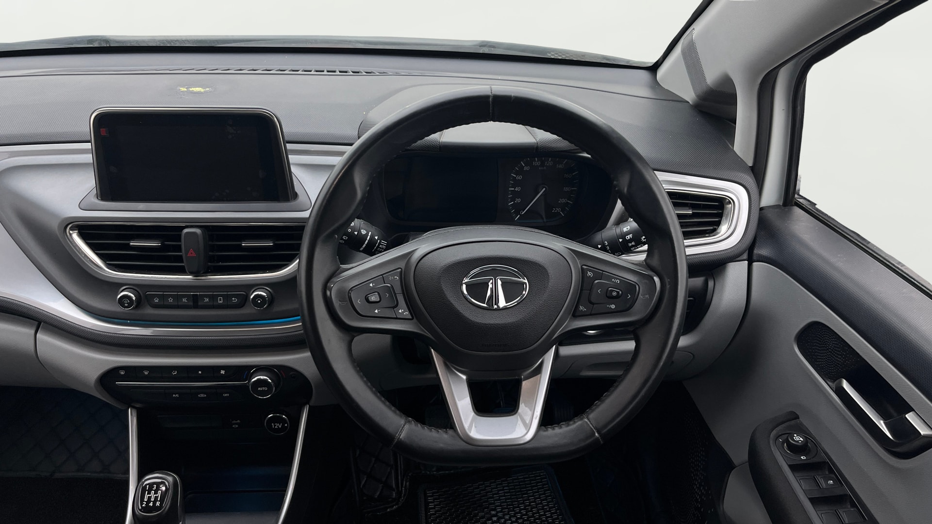 View 2020 Tata Altroz XZ Petrol Image 21 Used 2020 Tata Altroz XZ Petrol Image 21