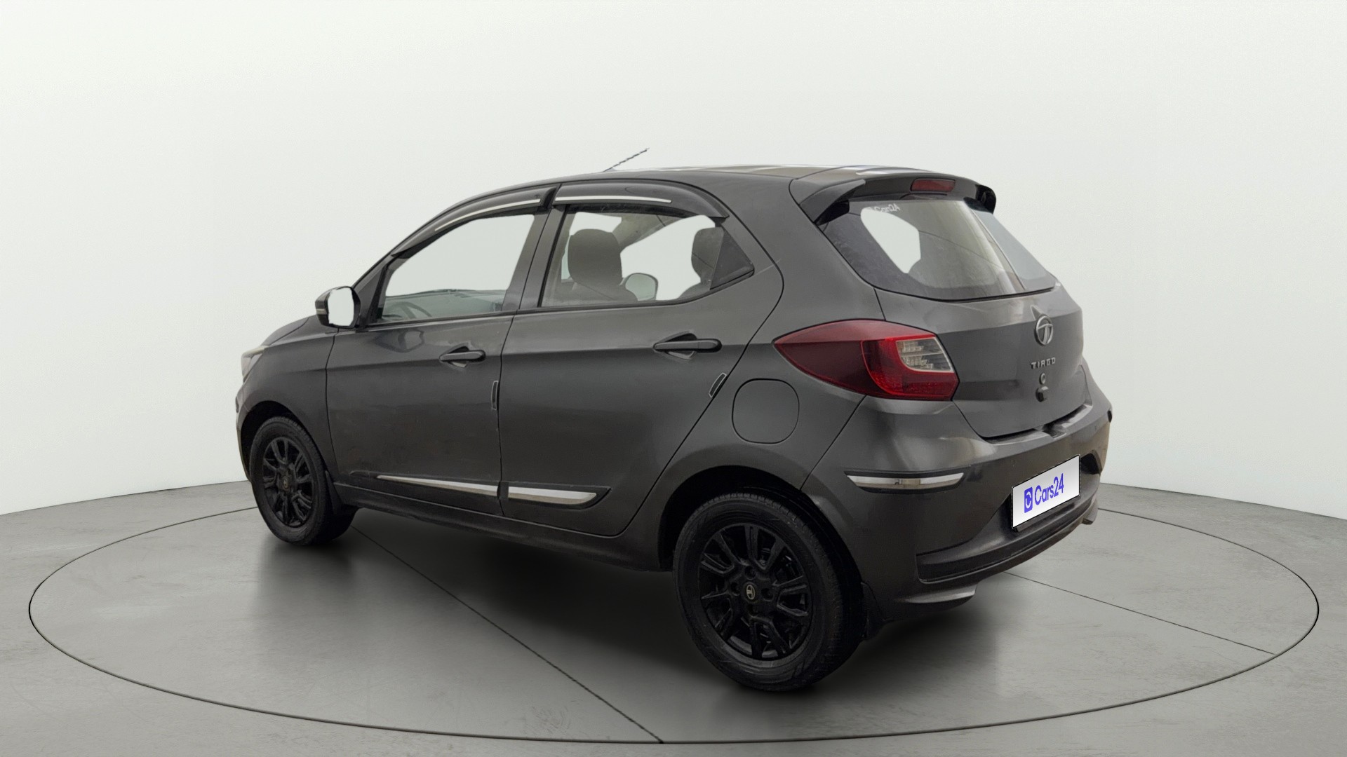 View 2021 Tata Tiago Revotorq XB Image 2 Used 2021 Tata Tiago Revotorq XB Image 2